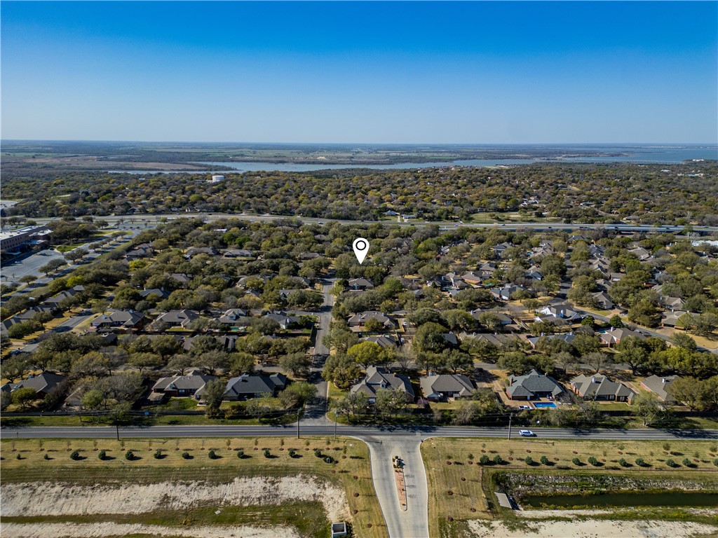 10001 Creek Bend Drive, Woodway, Texas image 32