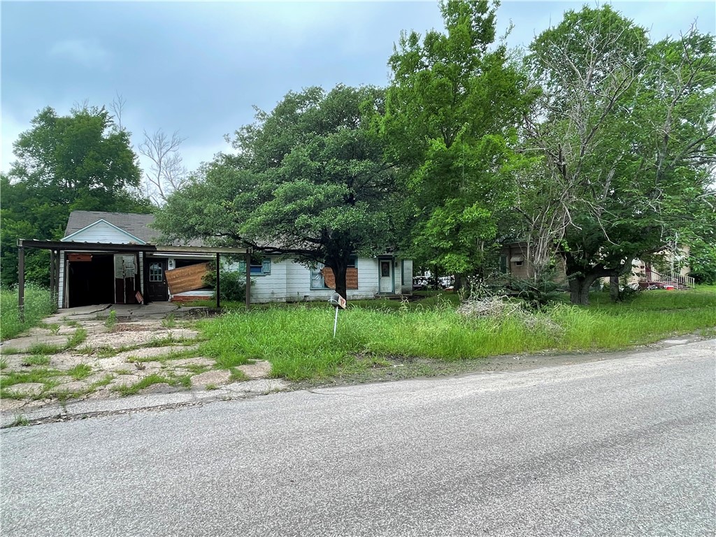 205 N Carpenter Street, Mart, Texas image 42