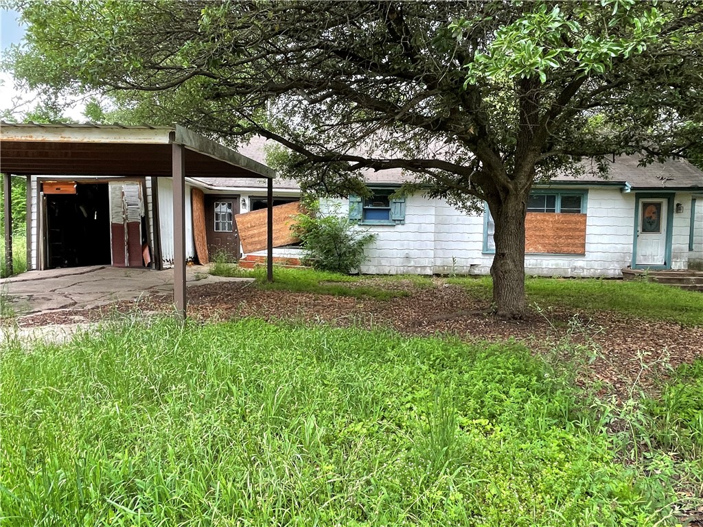 205 N Carpenter Street, Mart, Texas image 3