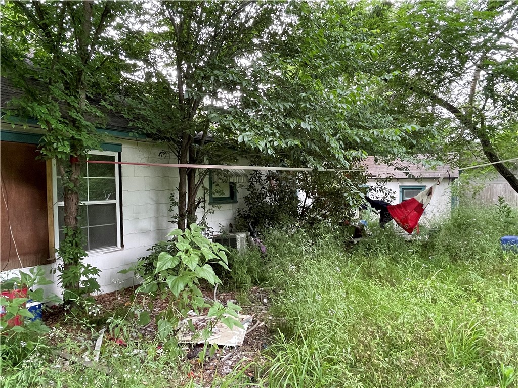 205 N Carpenter Street, Mart, Texas image 9