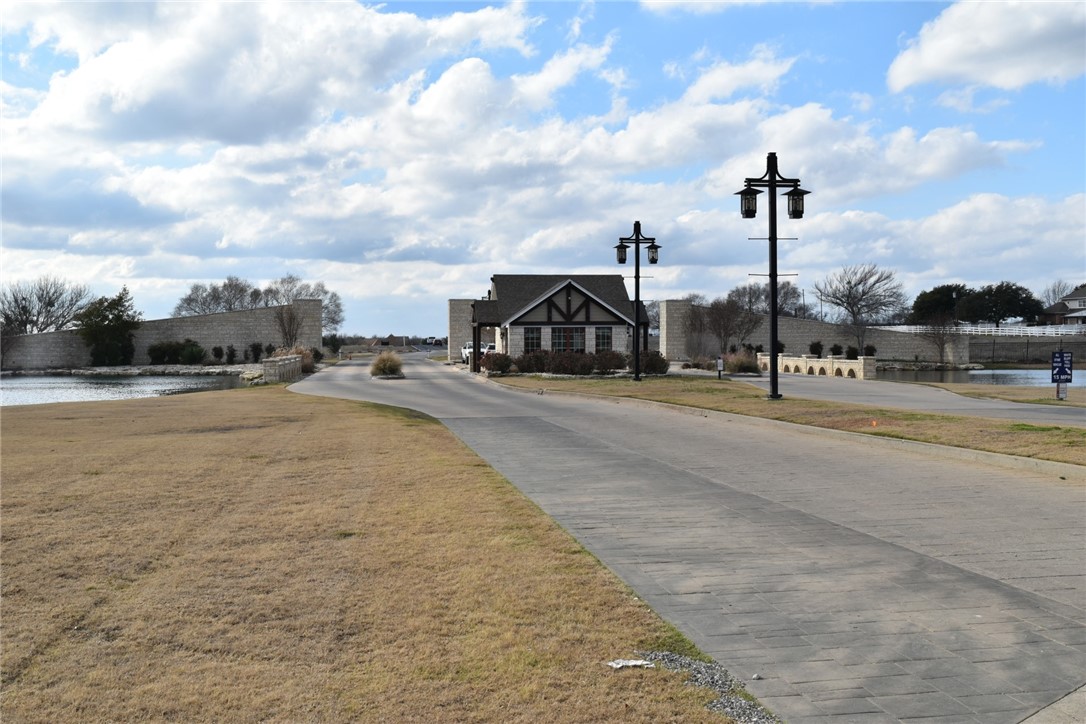 1289 Oak Grove Court, Whitney, Texas image 2