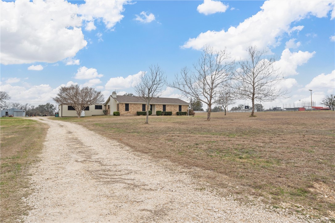 296 Valiant Wills Road, Bruceville, Texas image 34