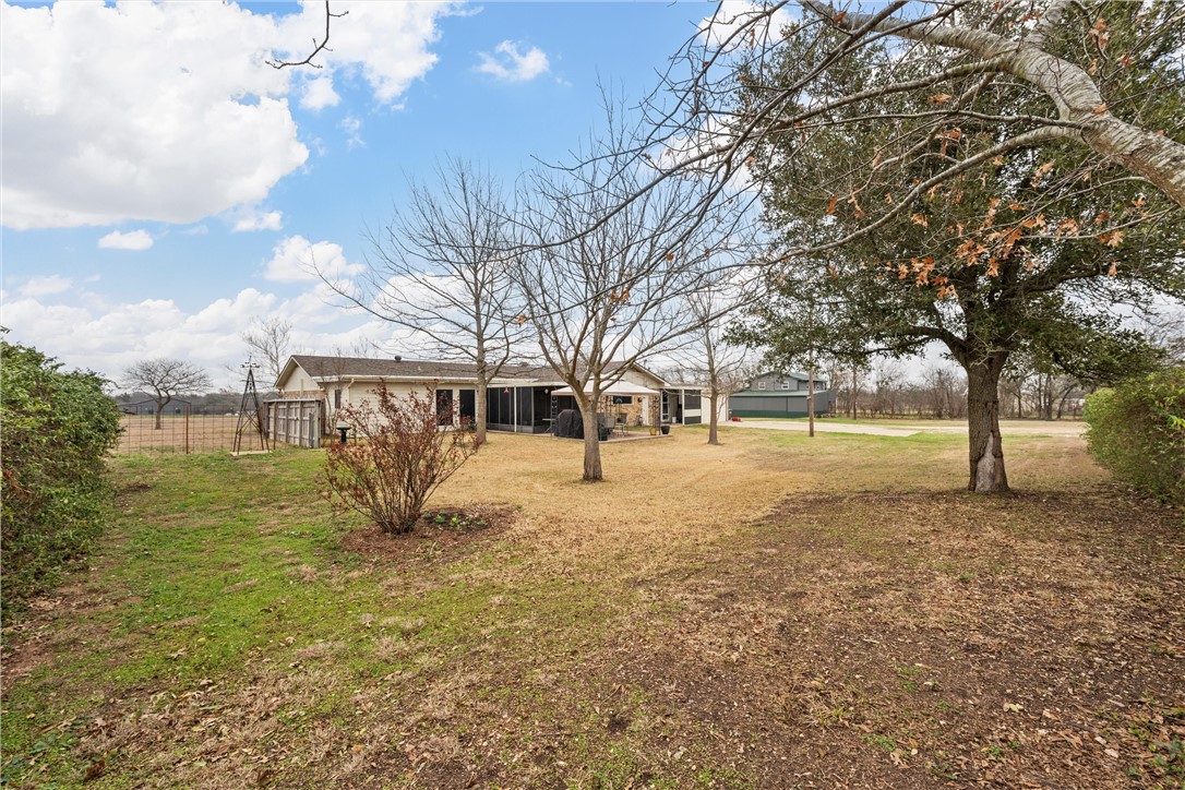 296 Valiant Wills Road, Bruceville, Texas image 29