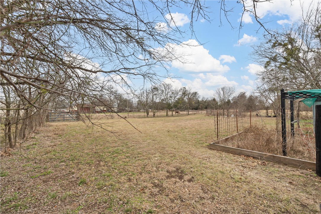 296 Valiant Wills Road, Bruceville, Texas image 33