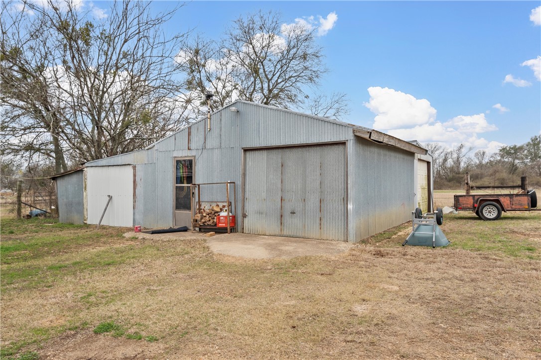 296 Valiant Wills Road, Bruceville, Texas image 30
