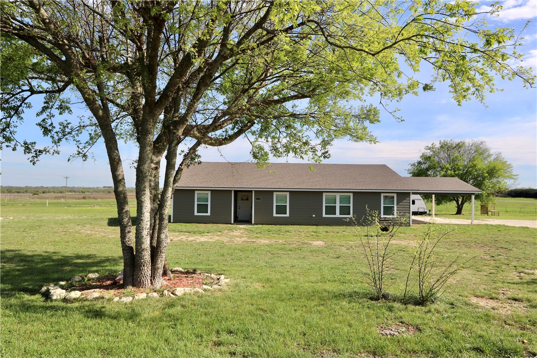 10243 Cedar Rock Parkway, Crawford, Texas image 1