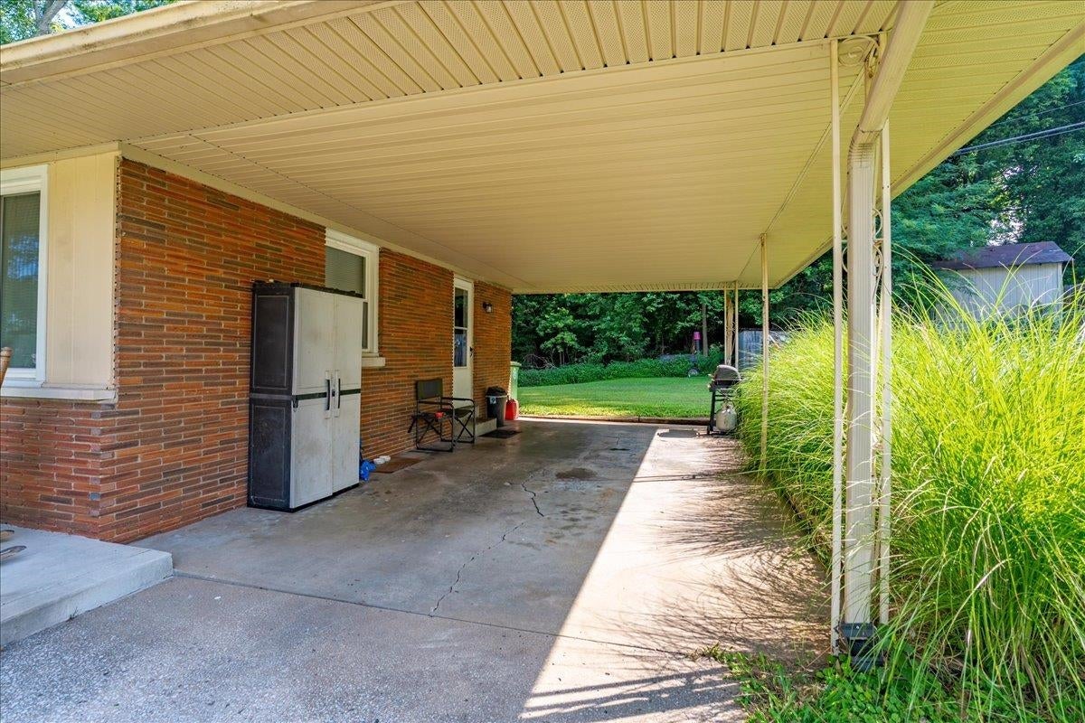 715 Cherokee Drive