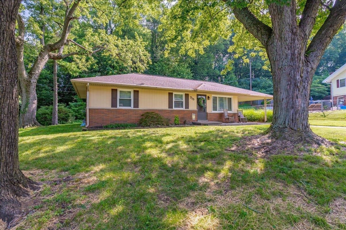 715 Cherokee Drive