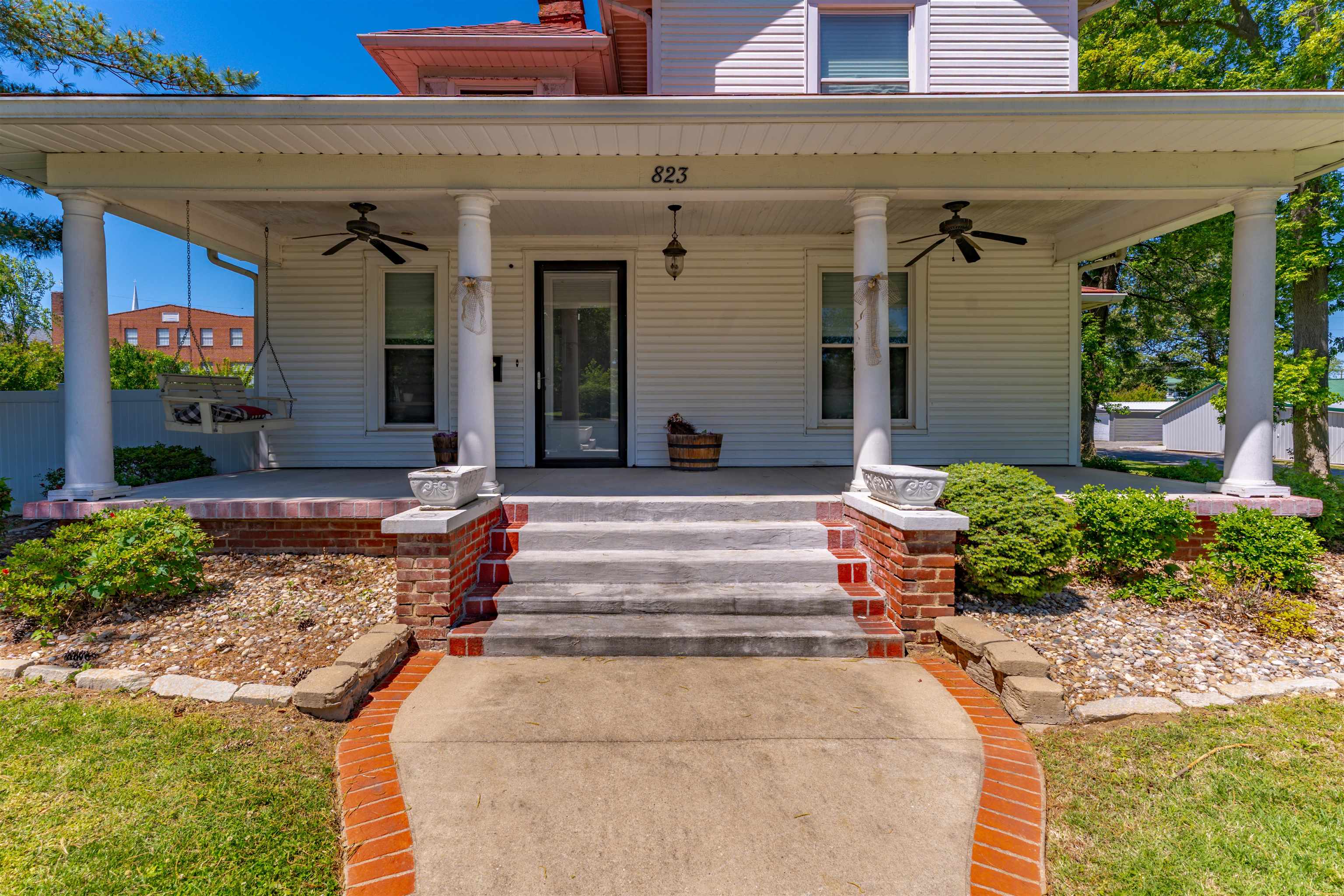 823 N Main Street