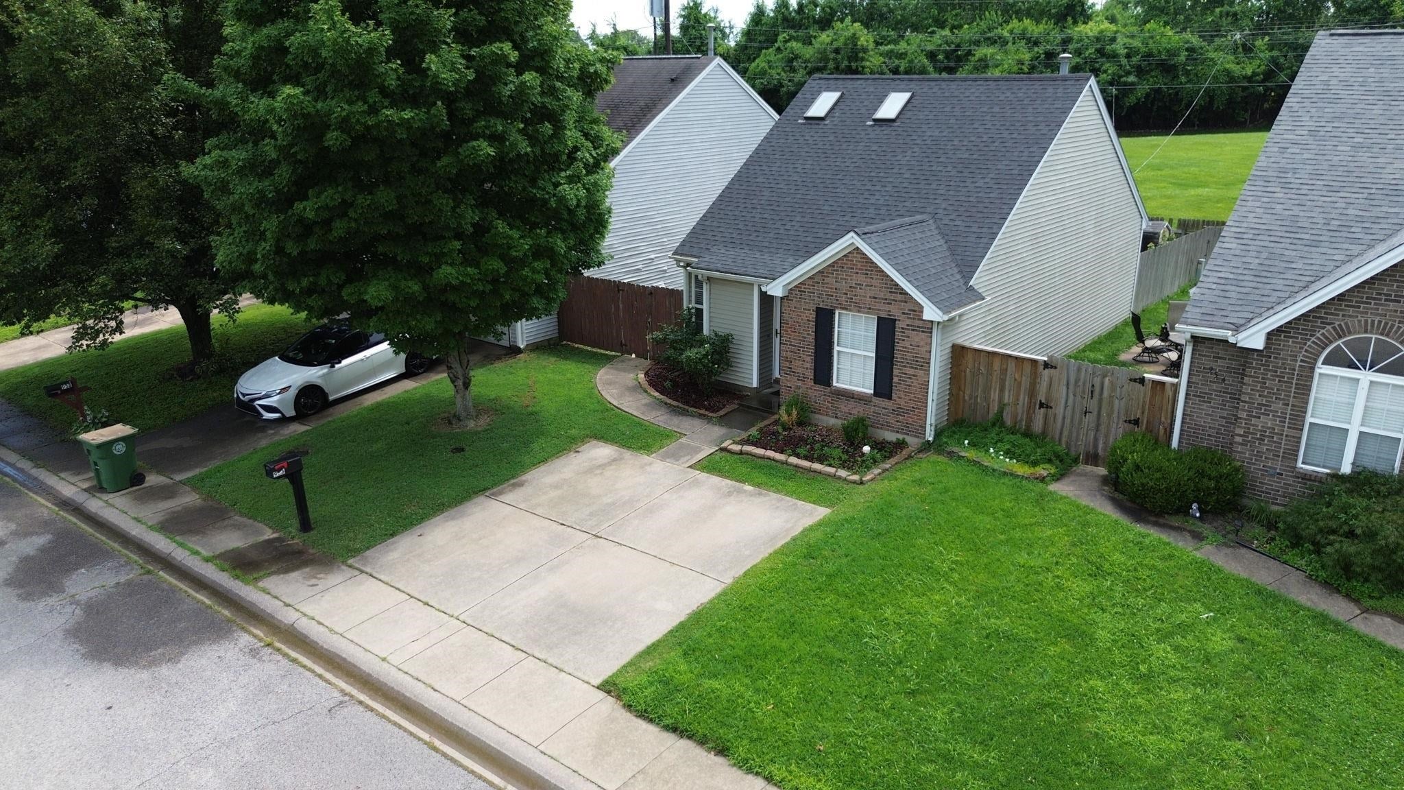 956 Millcreek Dr