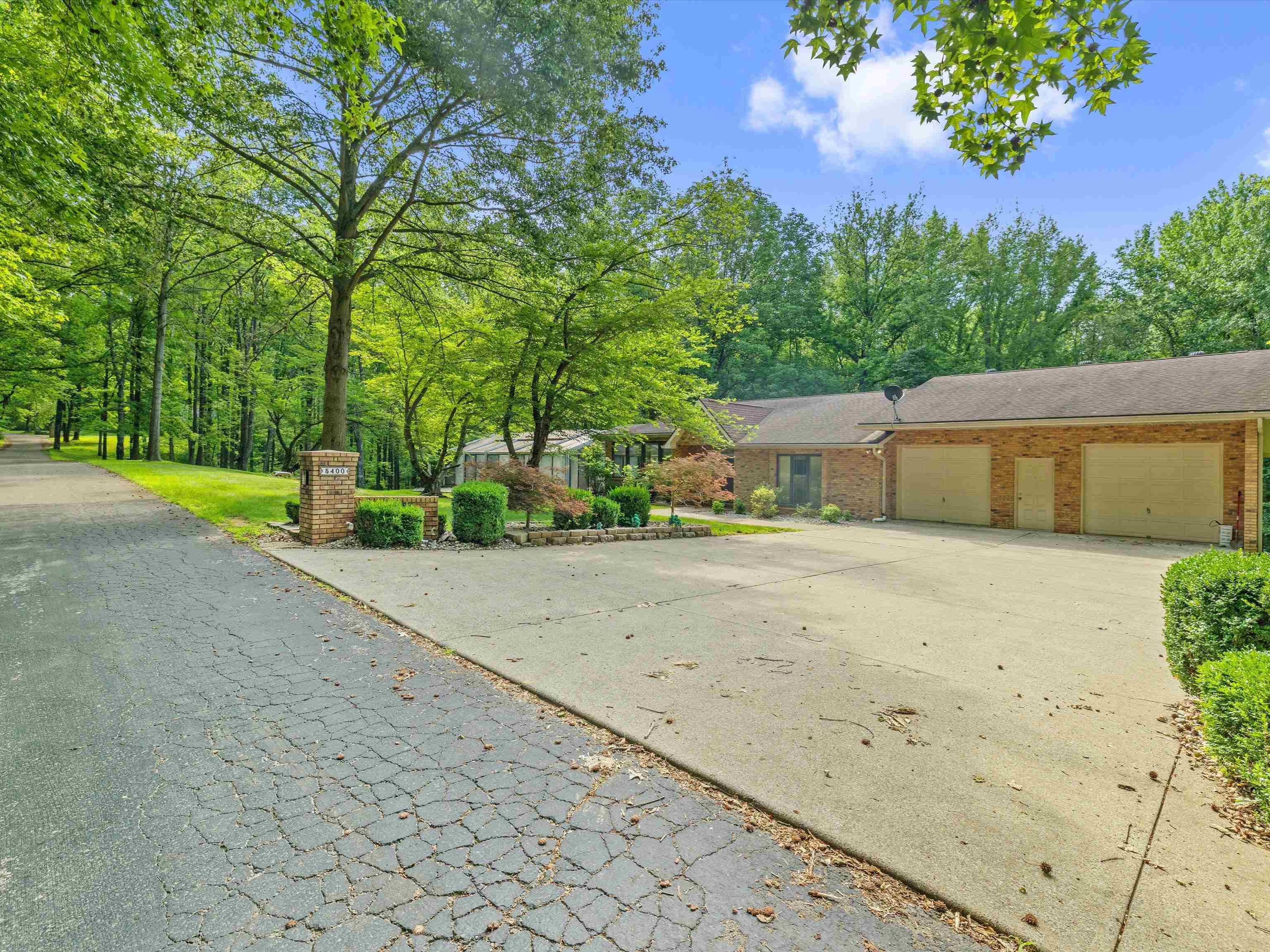 5400 Timberlane Dr.