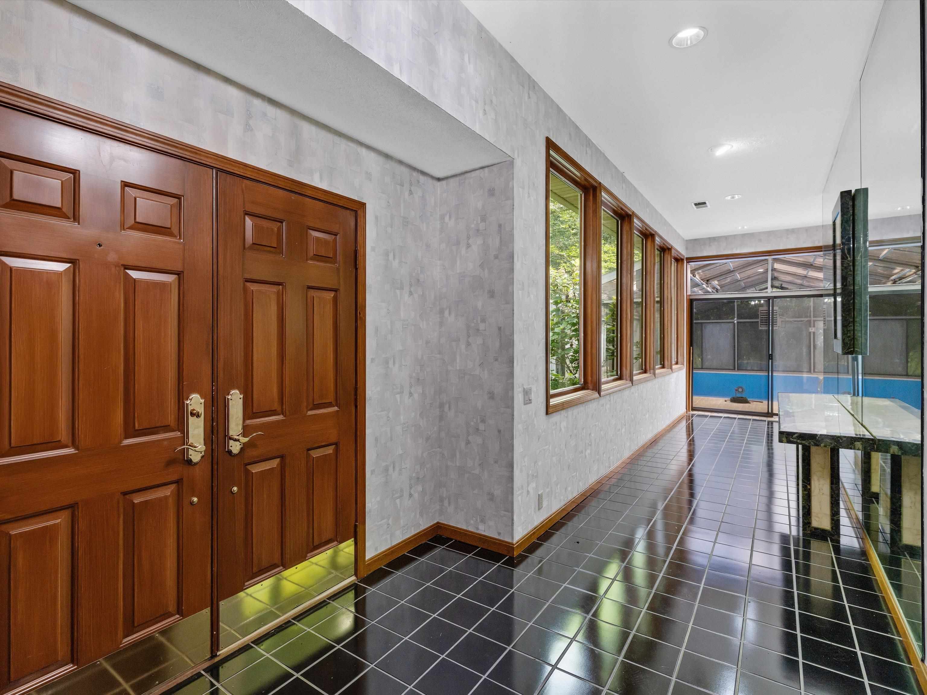 5400 Timberlane Dr.