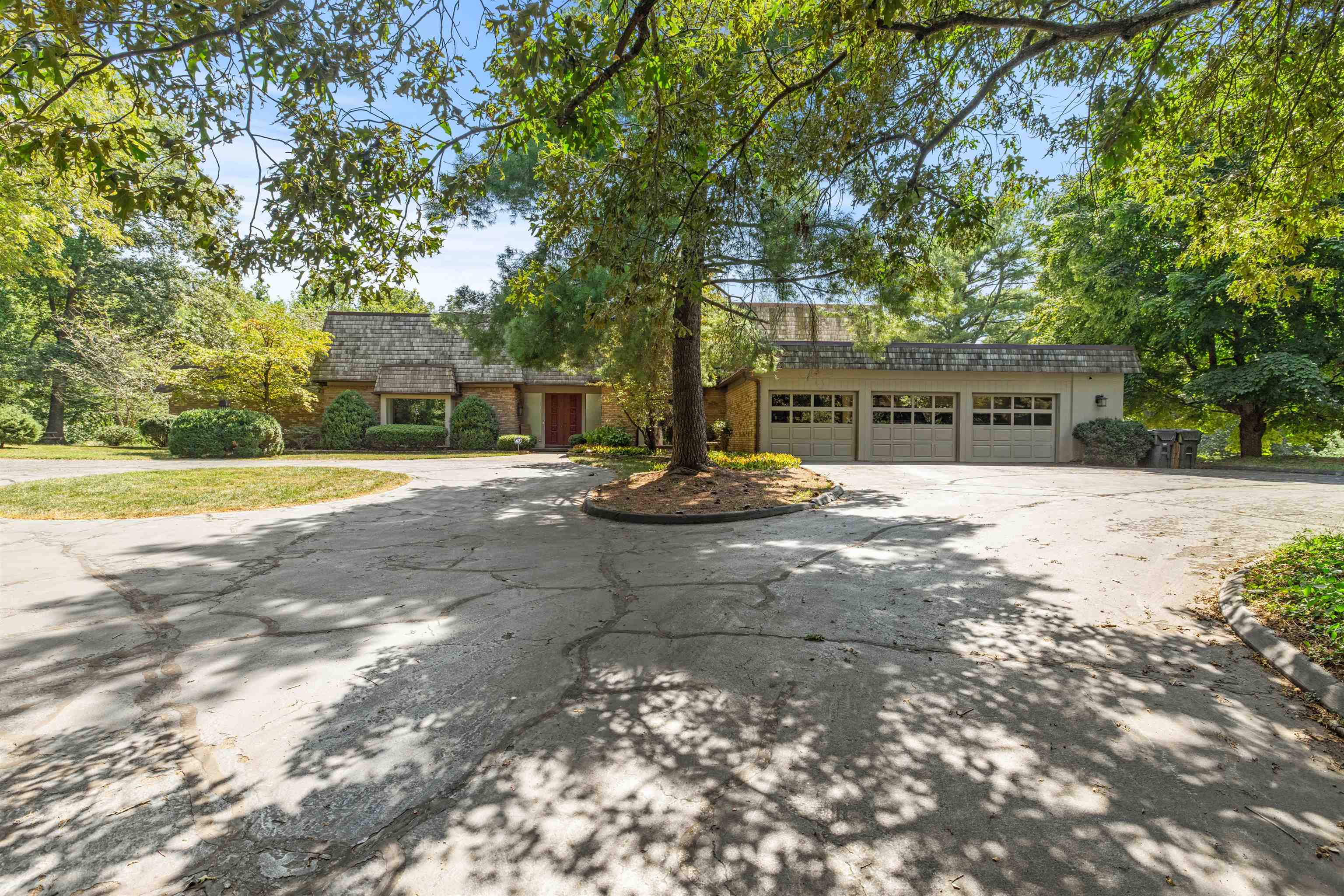 4210 Deepwood