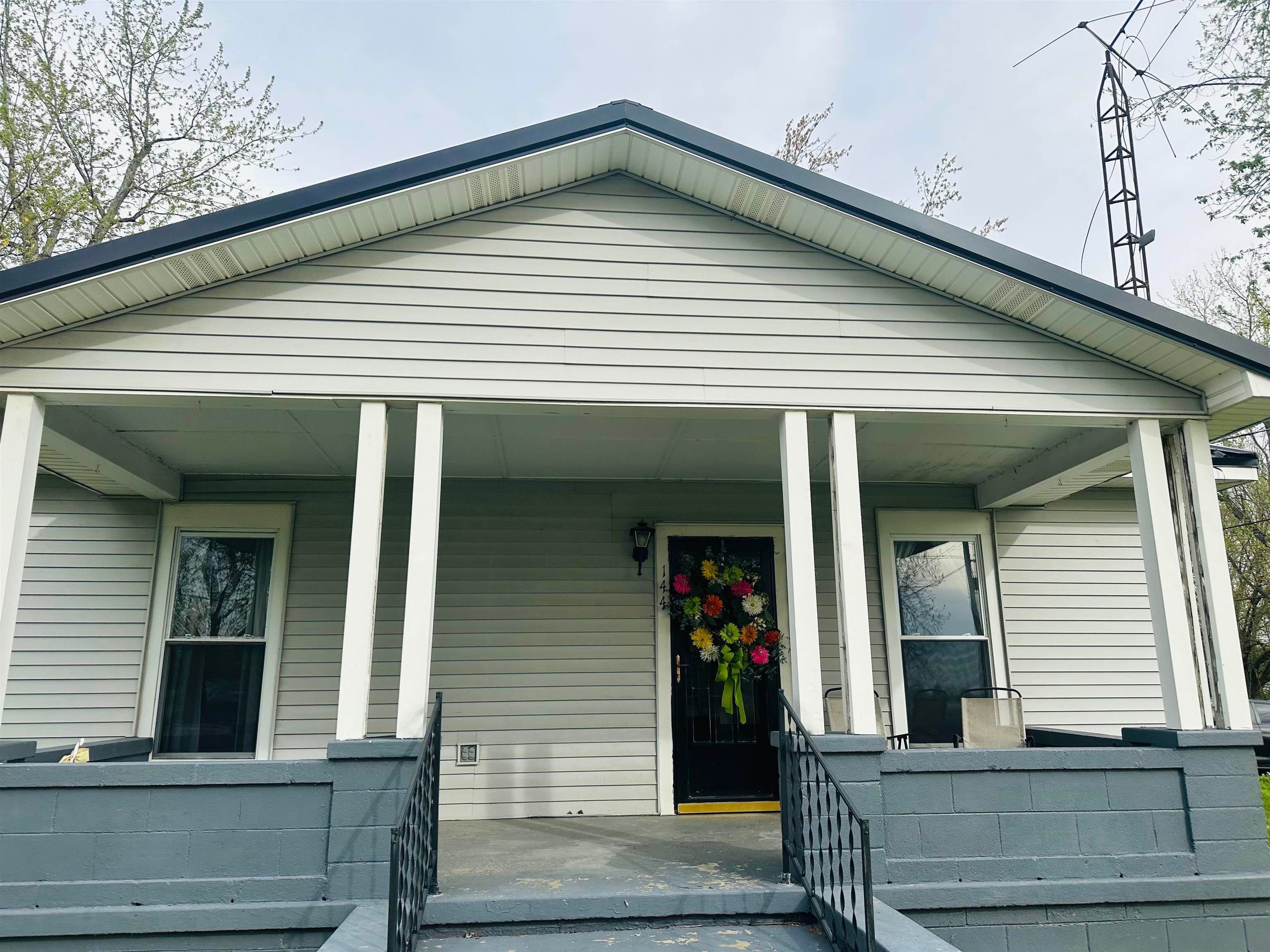 144 Hall Street