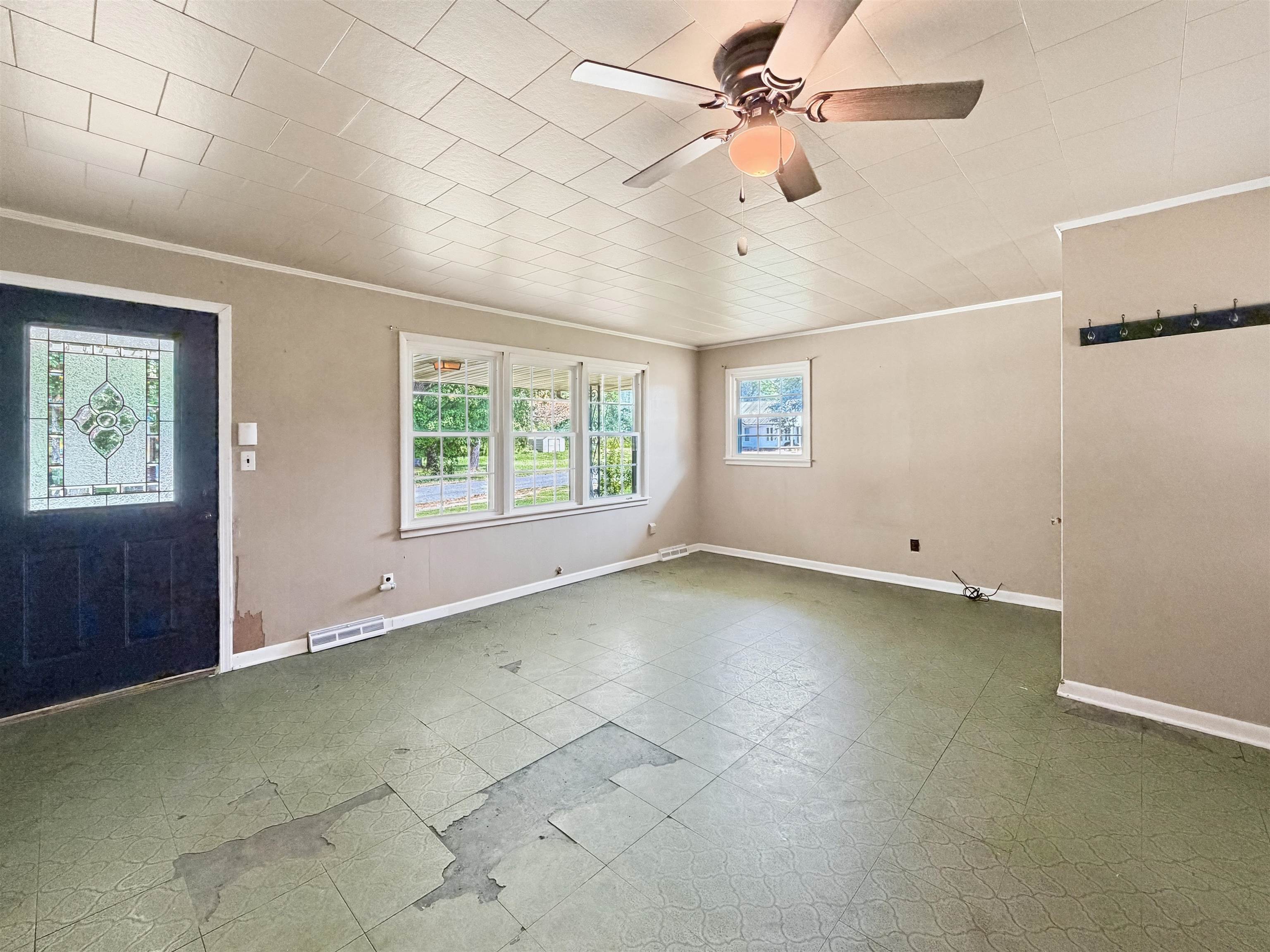 18 Cowen Rd