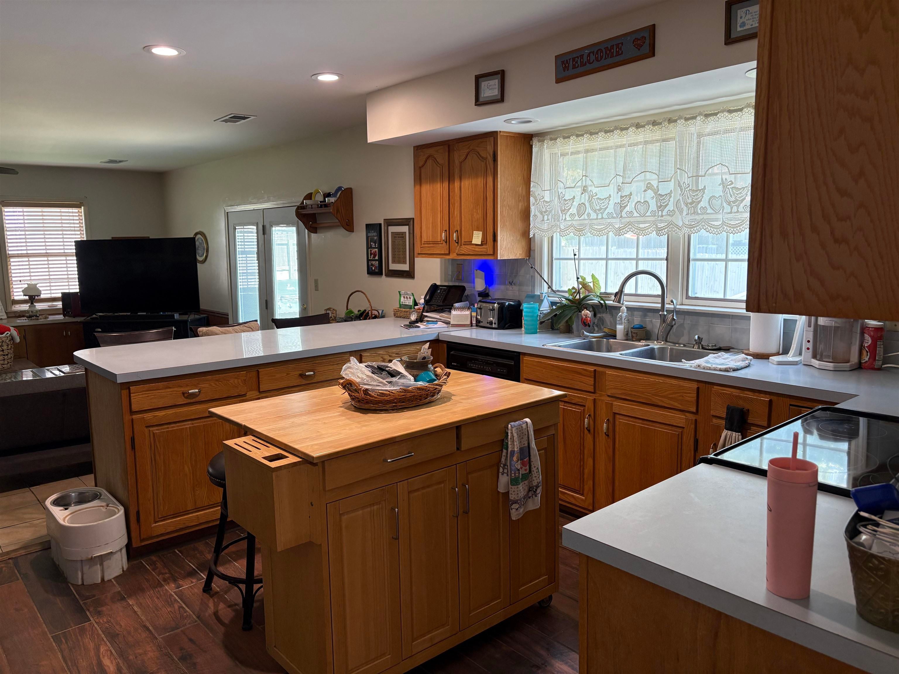 5200 Landview Dr.