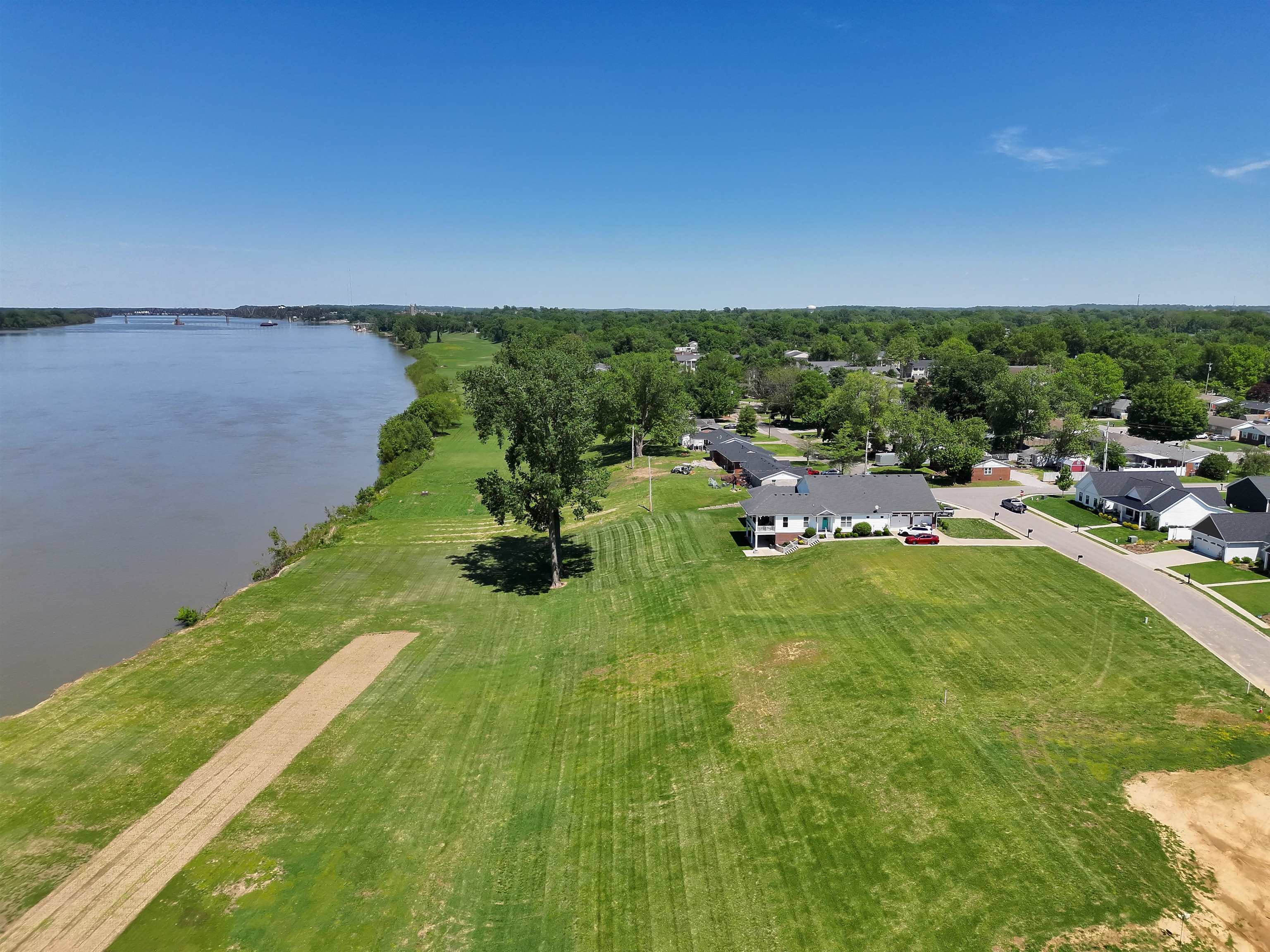 1709 Rivers Edge Dr. 1713 Rivers Edge Dr.