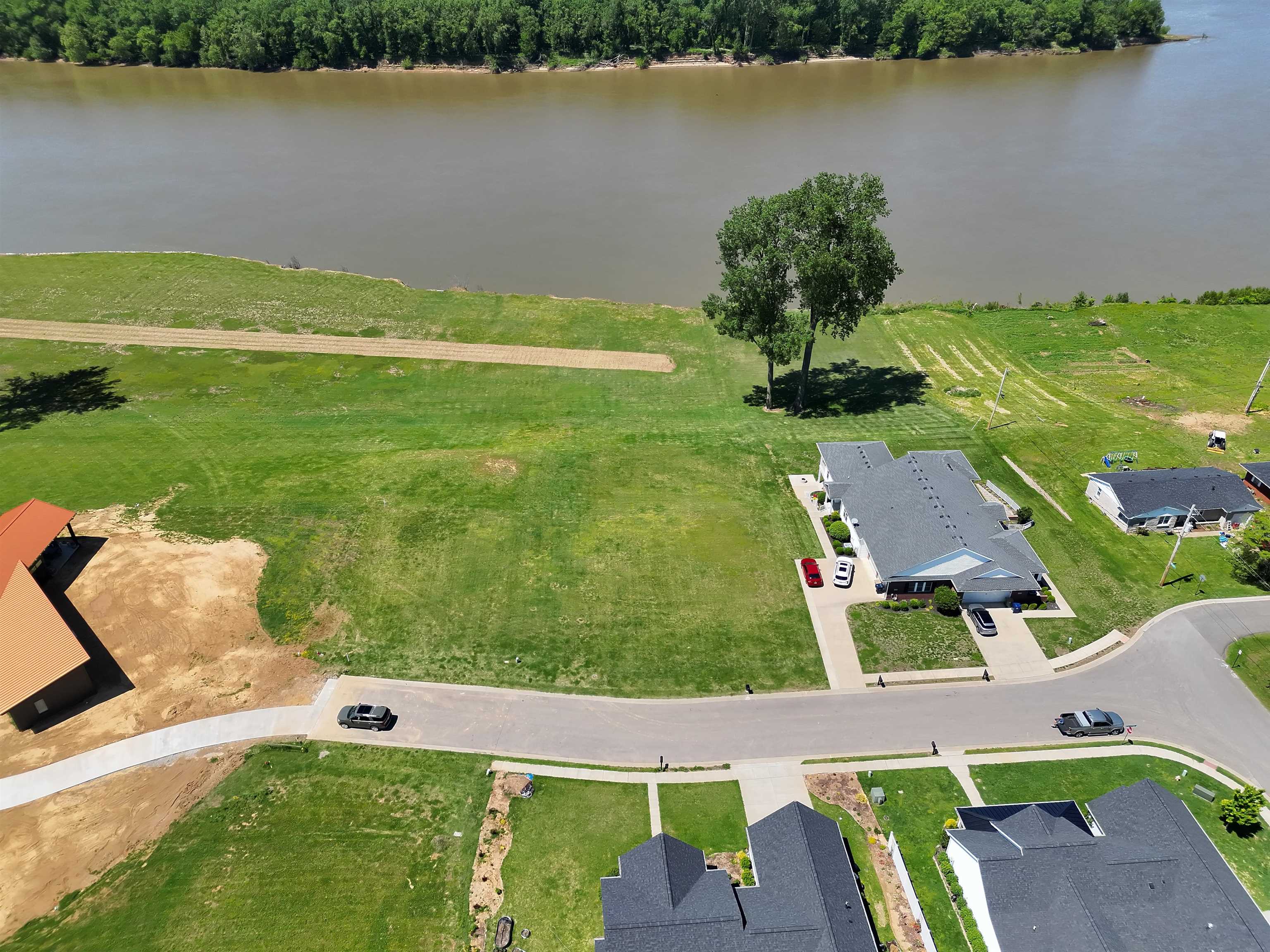 1709 Rivers Edge Dr. 1713 Rivers Edge Dr.