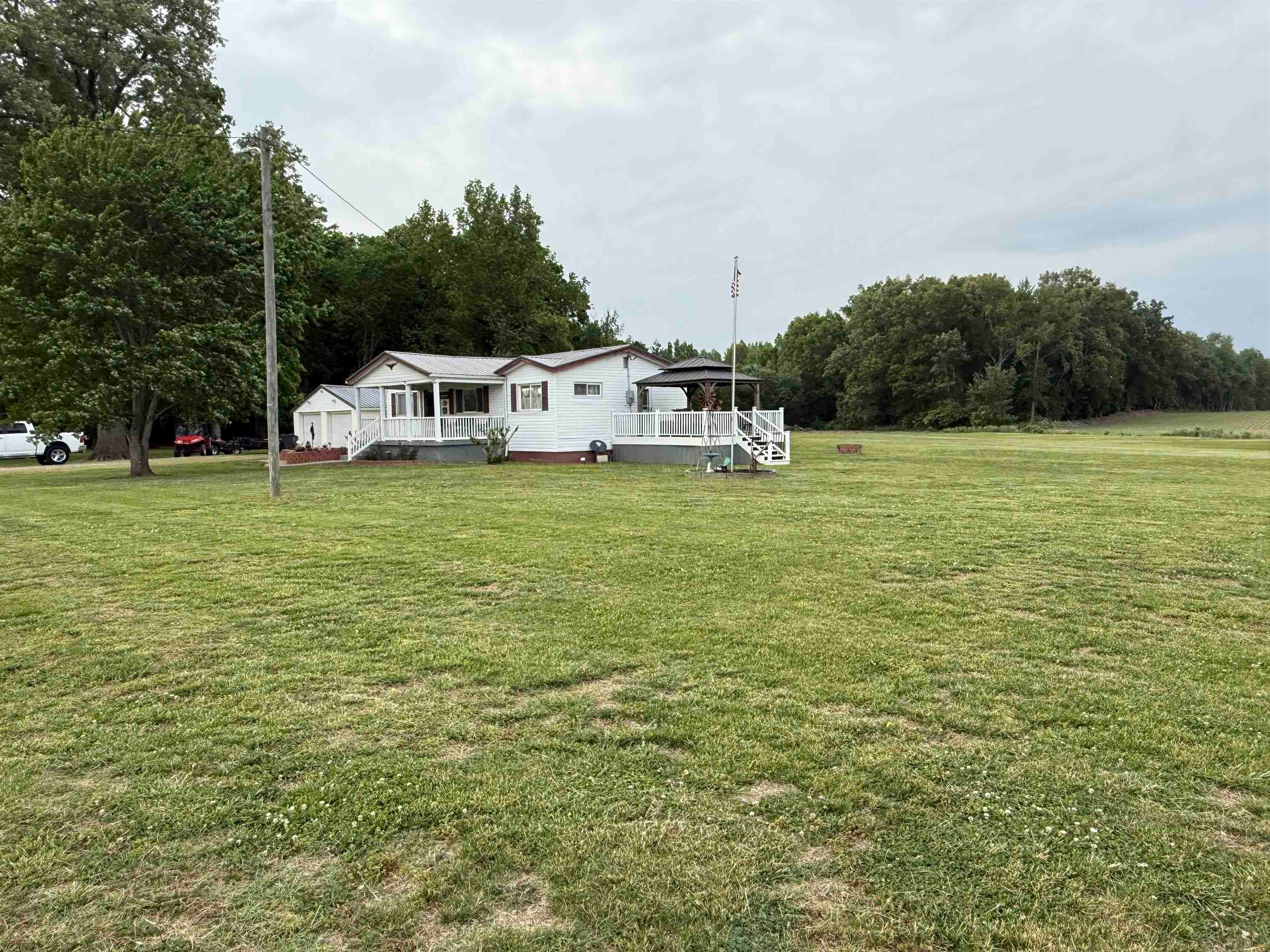 7152 Peters Rd