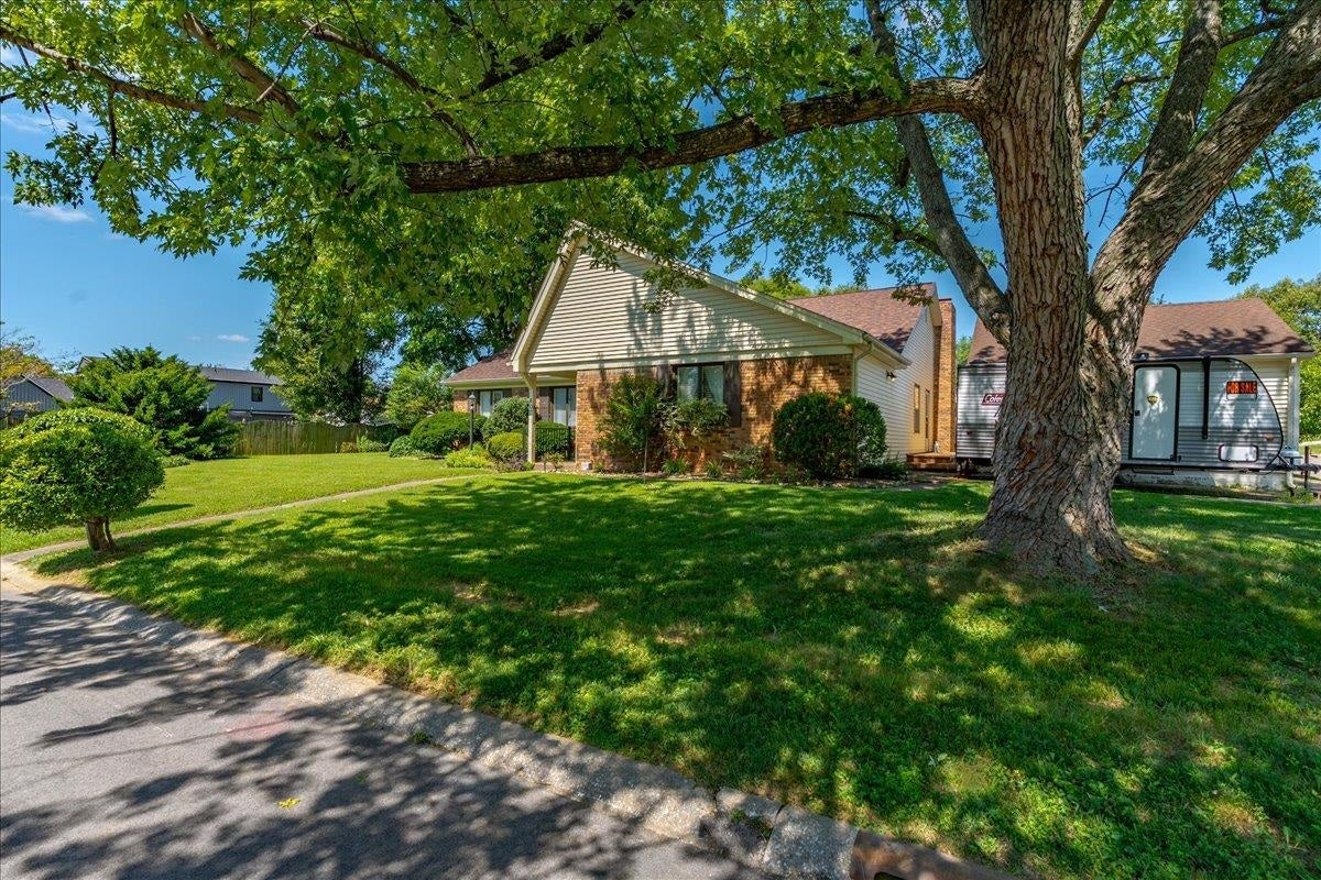 407 Bittersweet Lane