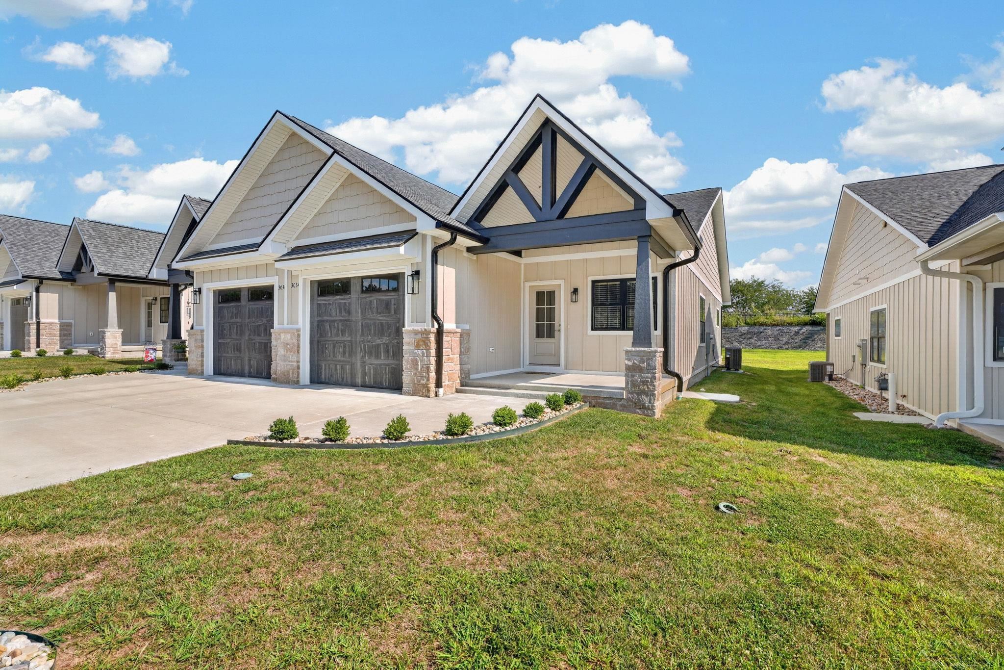 3034 Copper Creek Dr