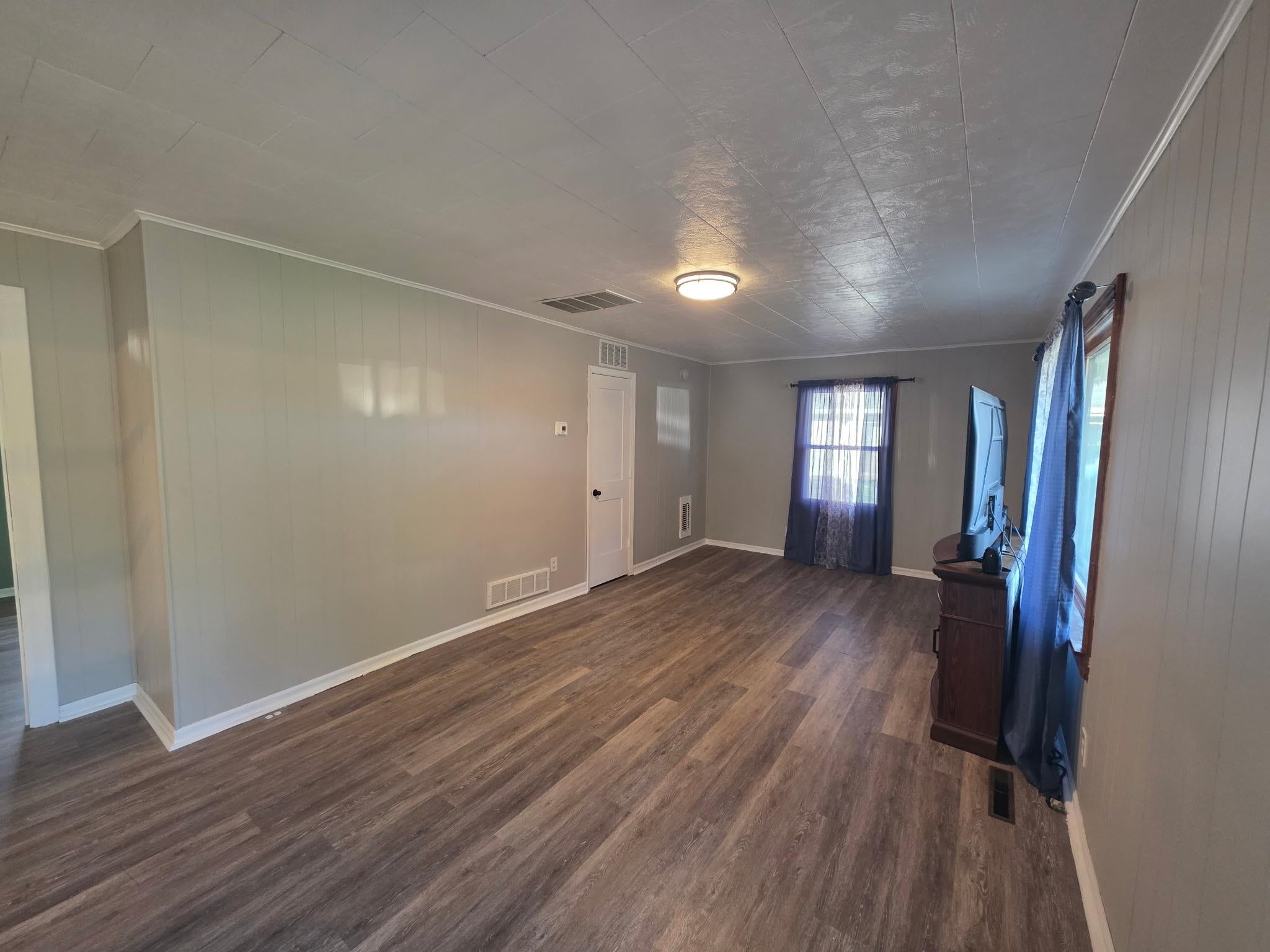 2513 E Hwy 60