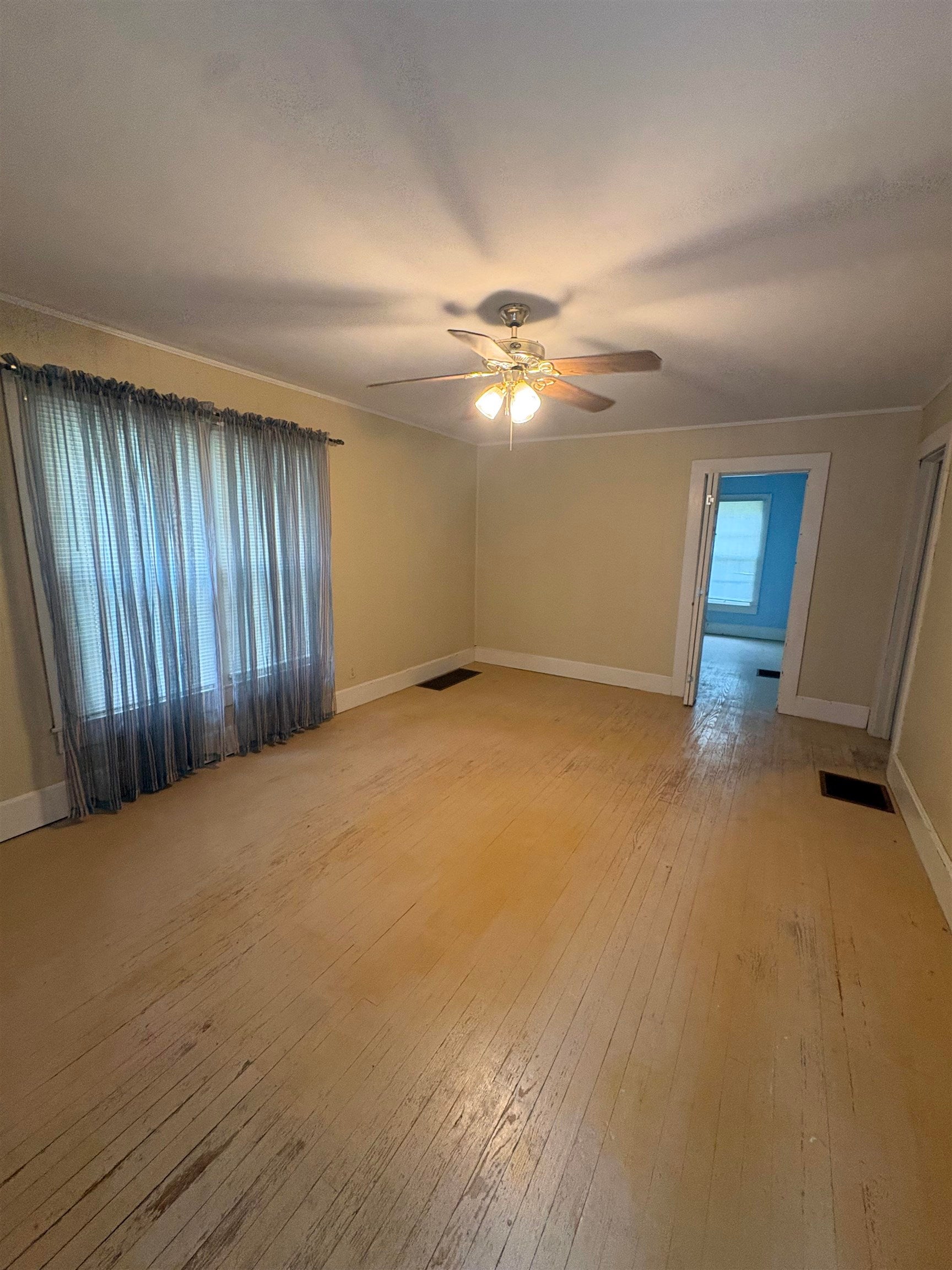 215 S Ingram