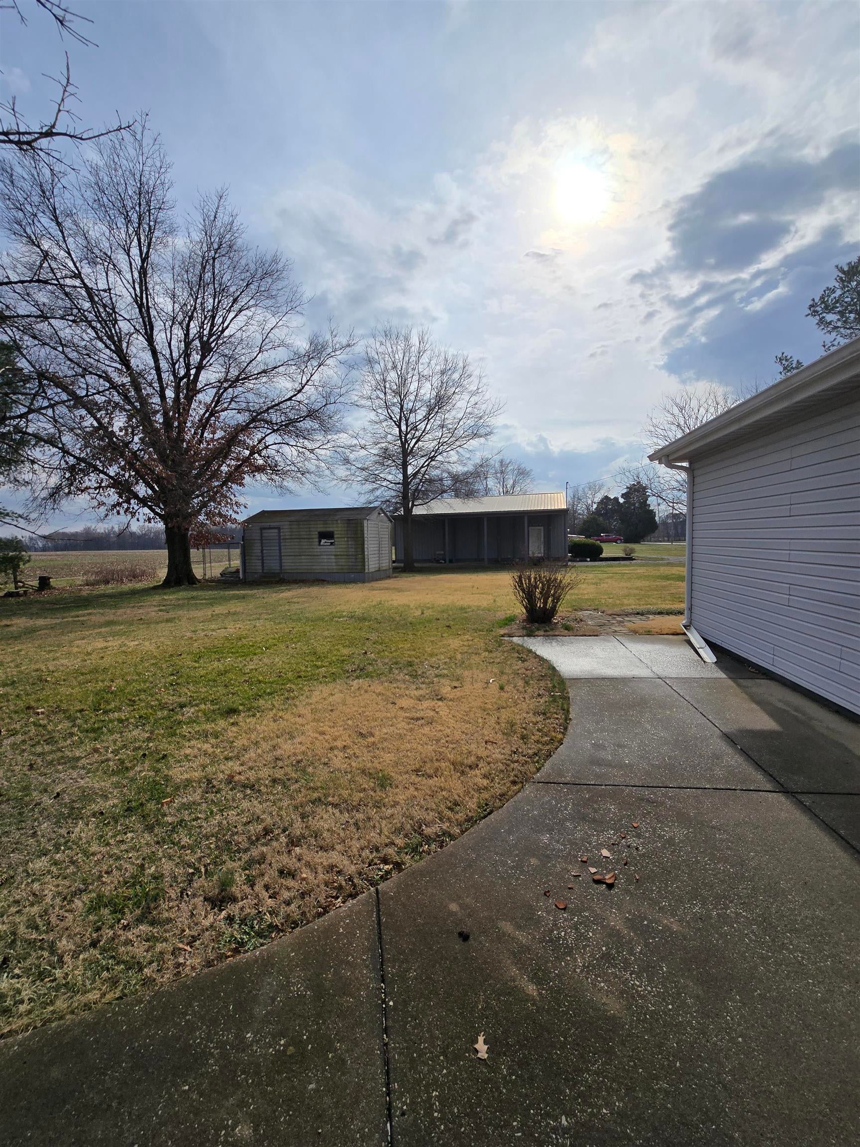 7016 Crooked Rd.