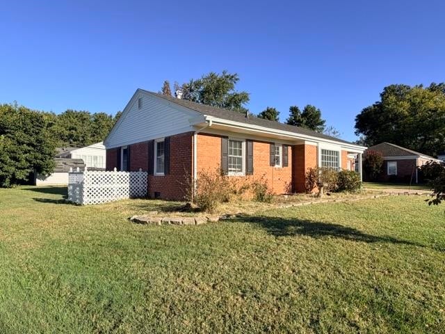 307 Tartan Dr.