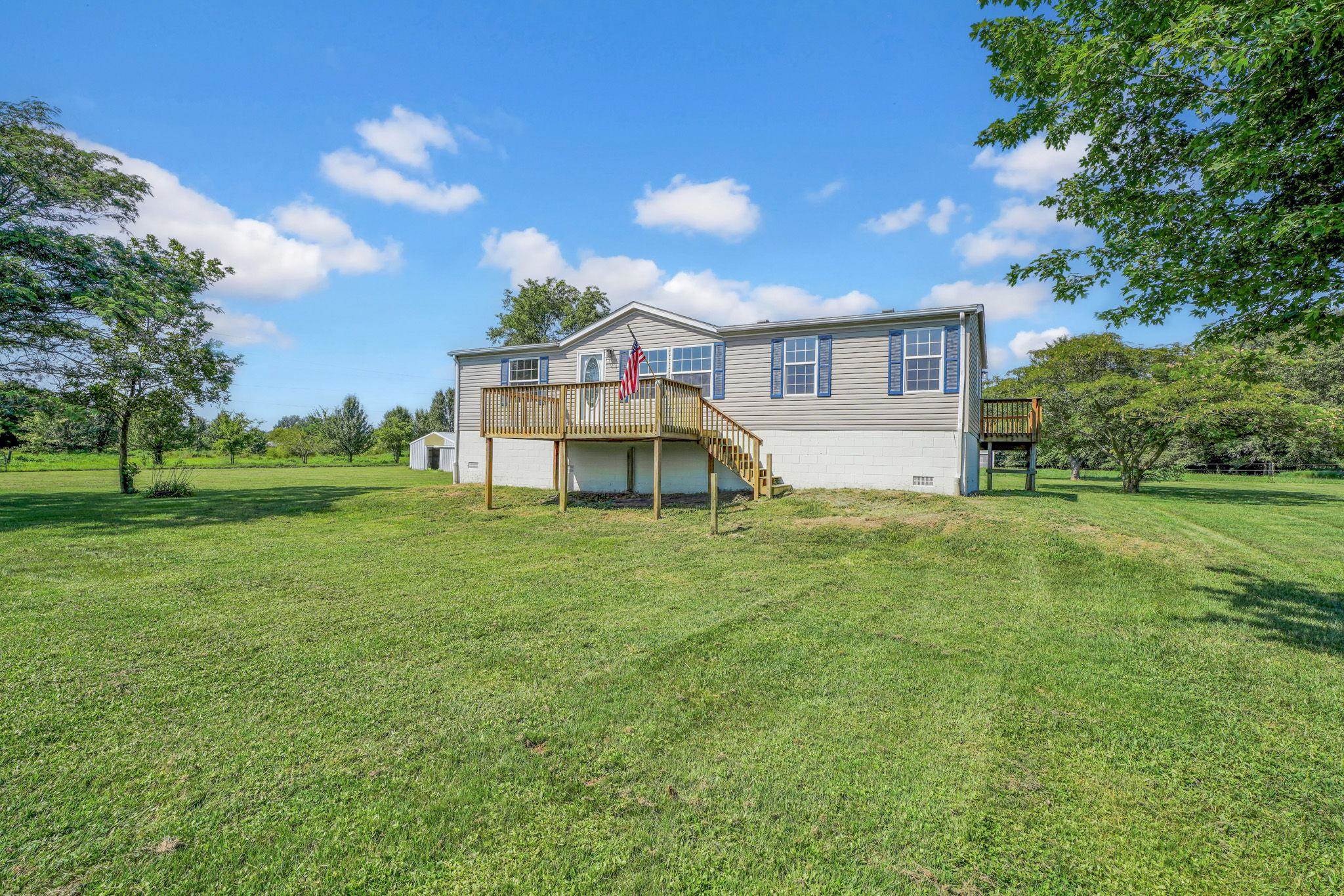 6774 Peters Rd.
