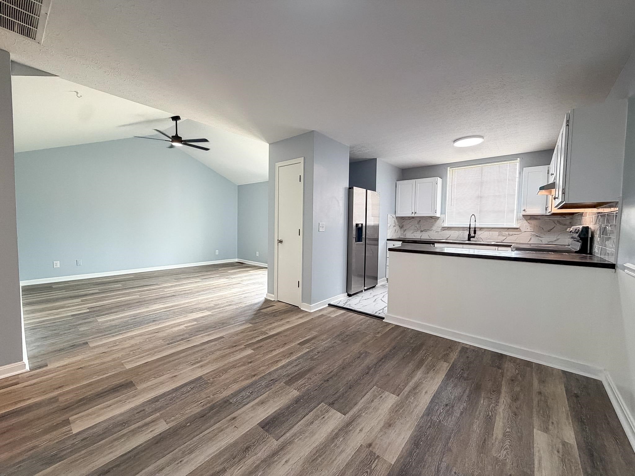 860 Lakeview Dr. B