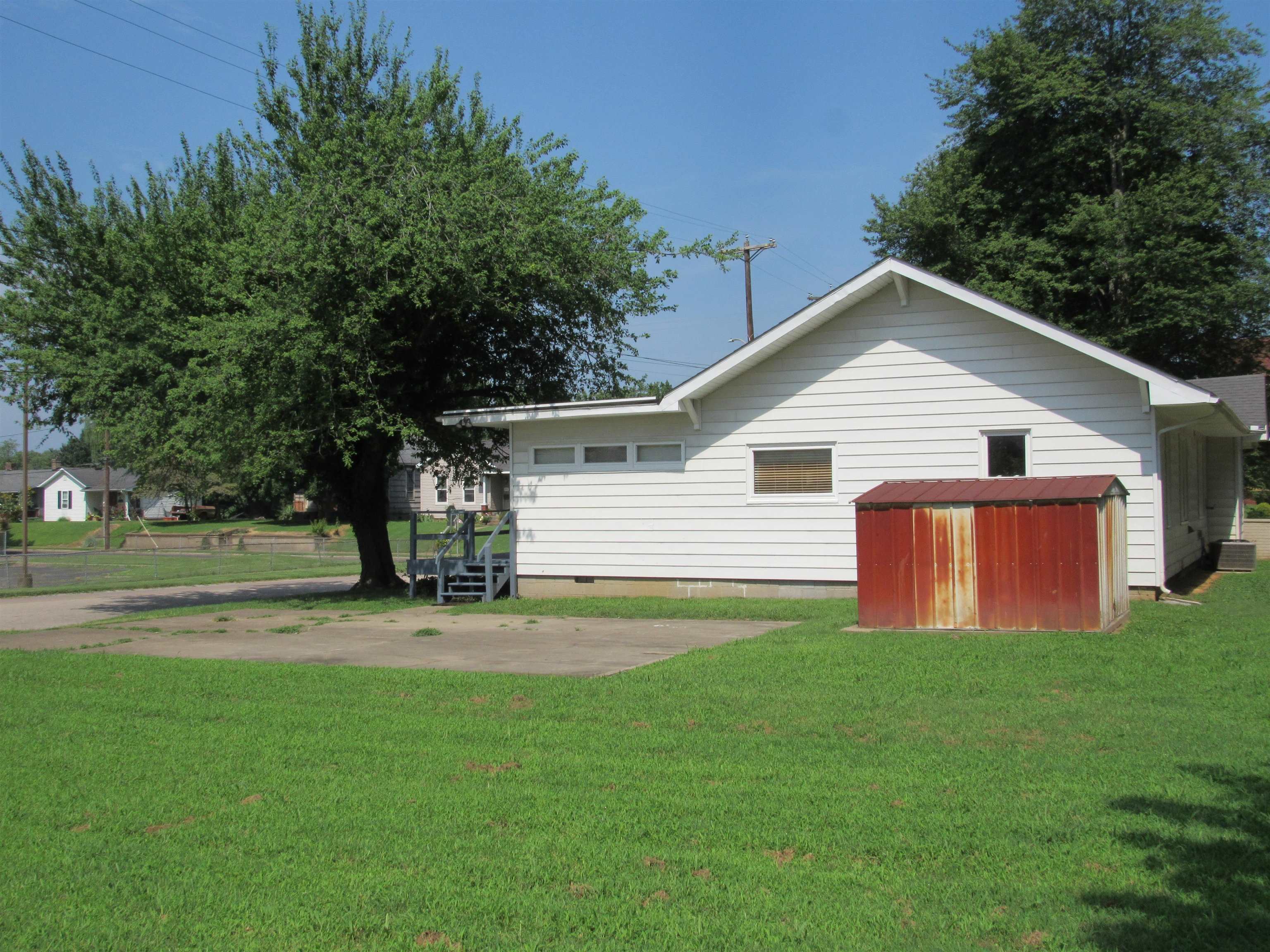 528 S ELM STREET