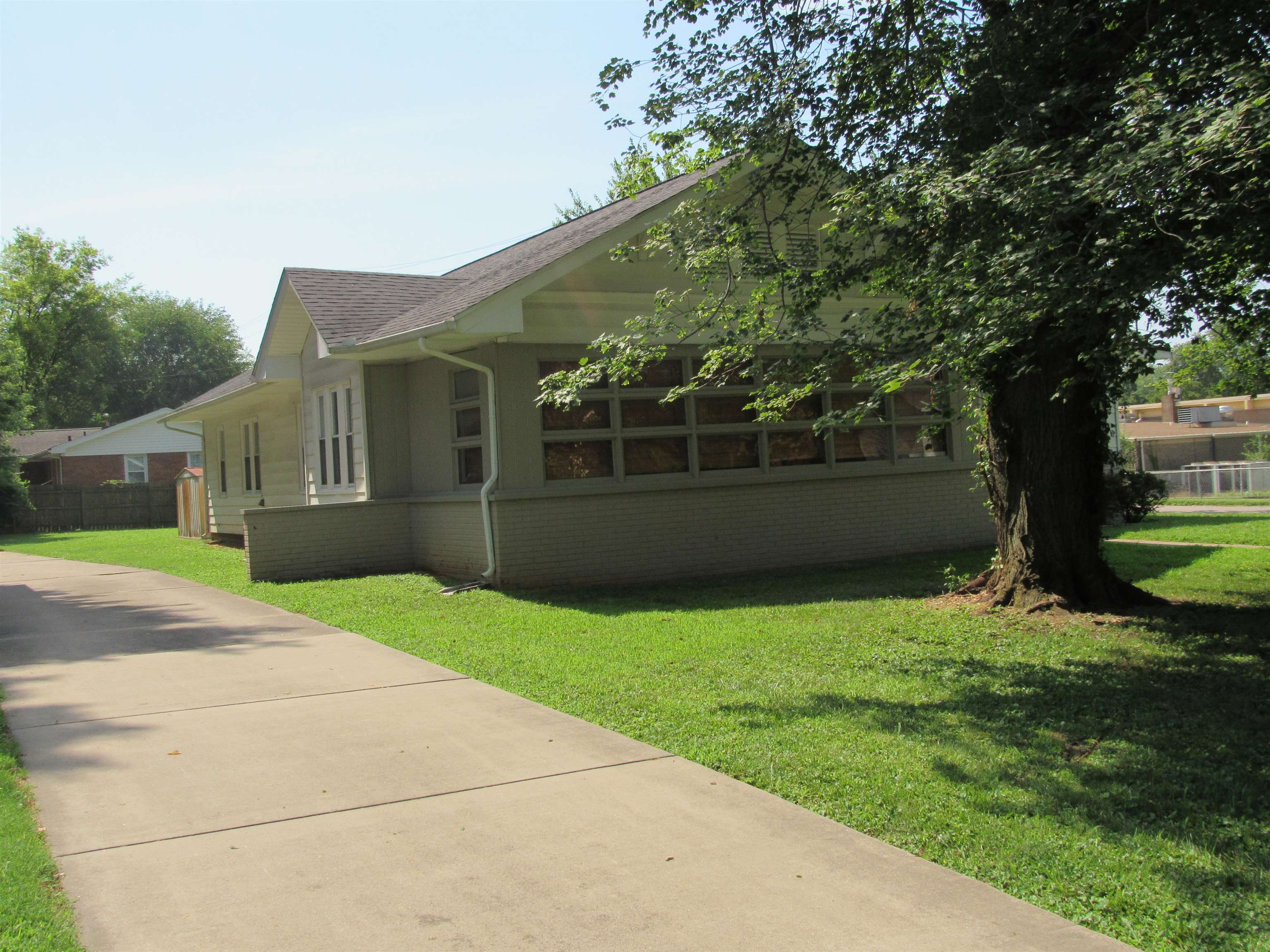 528 S ELM STREET