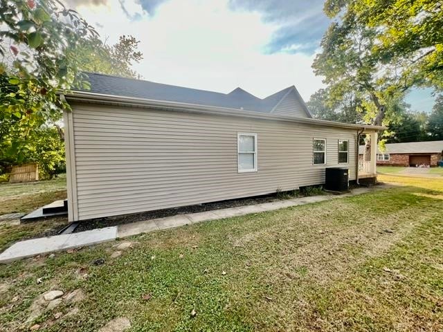 402 Cedar St