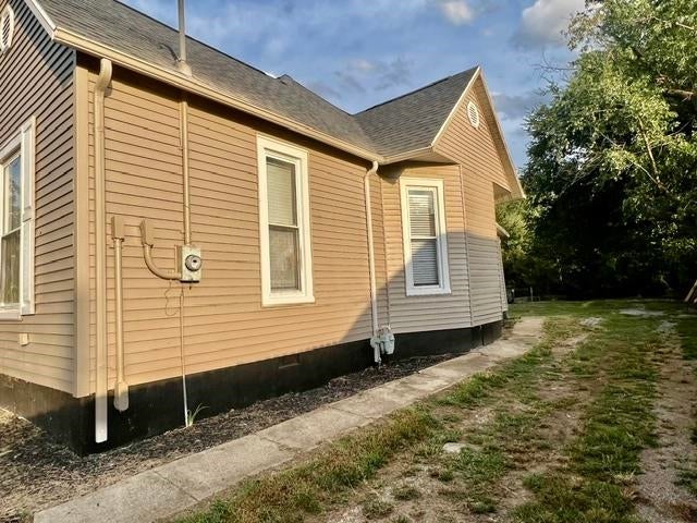 402 Cedar St