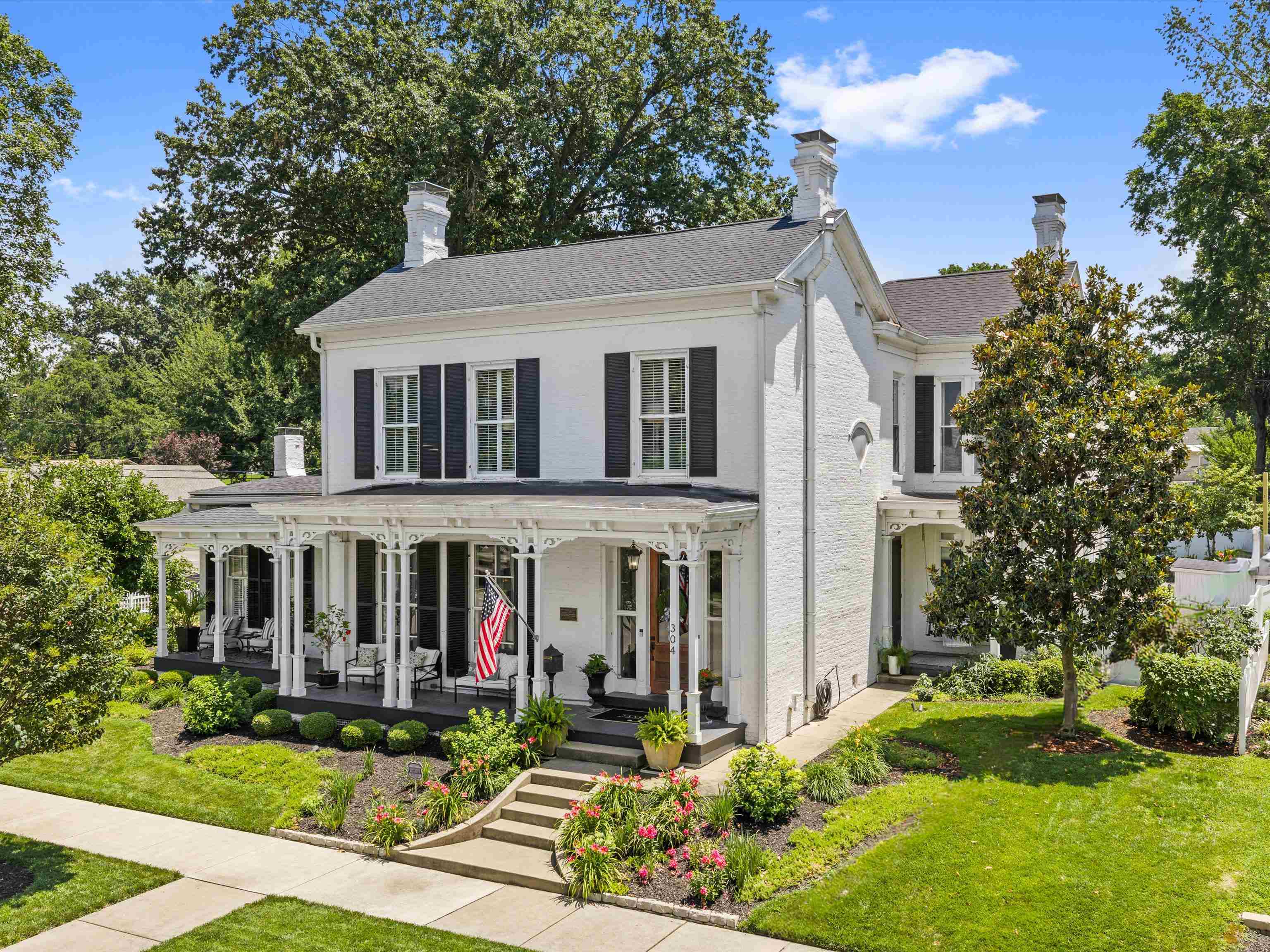 304 S Main St