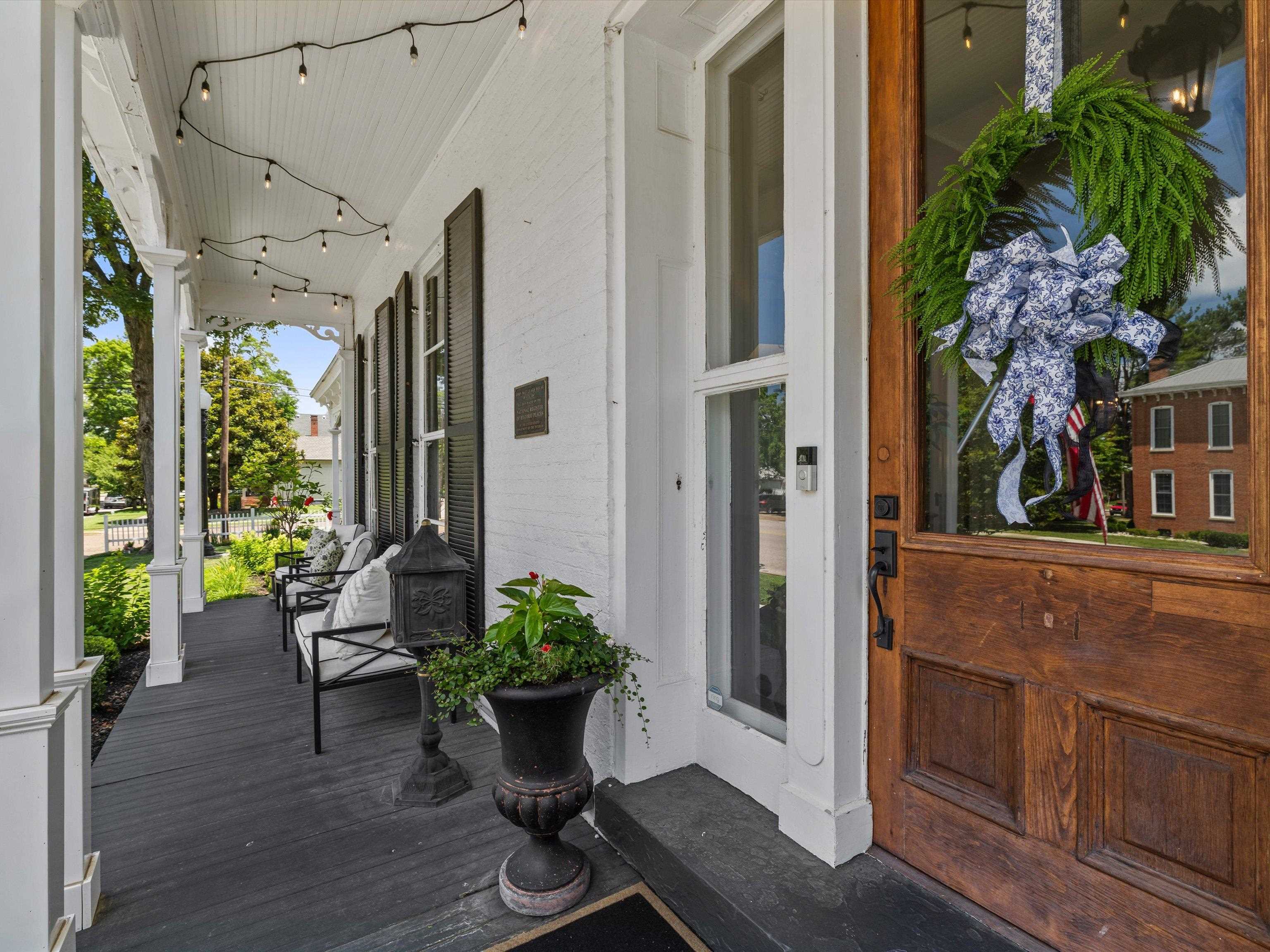 304 S Main St