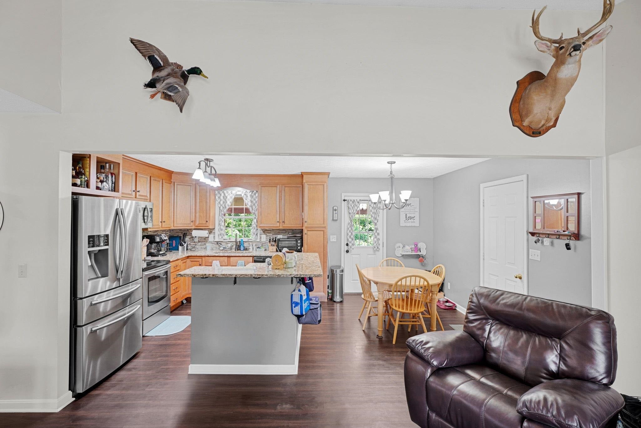 2530 Red bird Ln