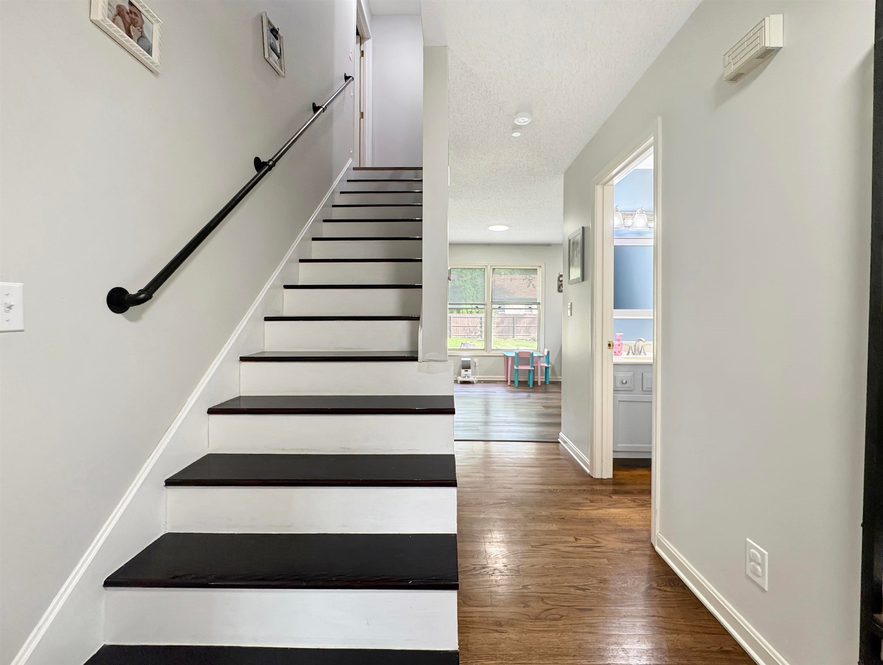 2541 Maclerie St.