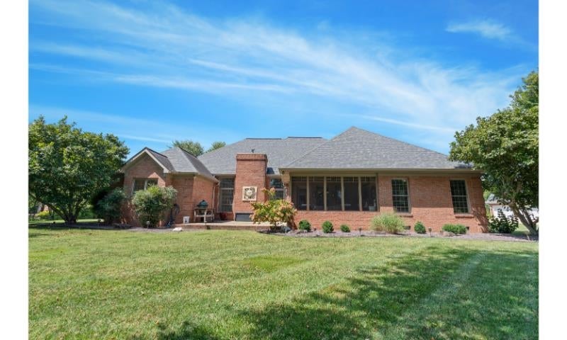 1046 N Forest Oak
