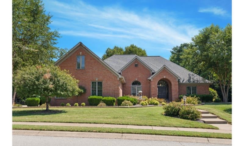 1046 N Forest Oak