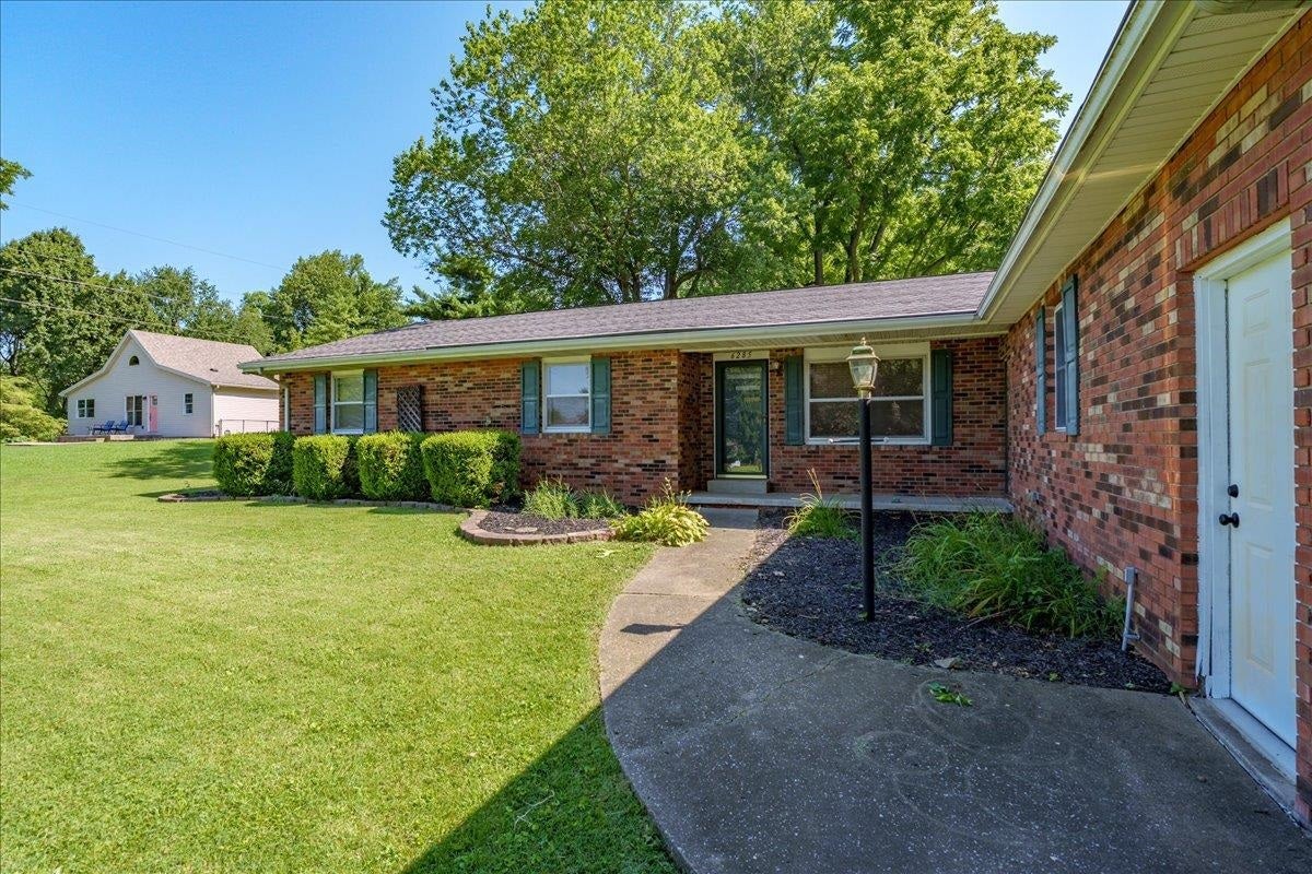 6285 Trace Chain Road
