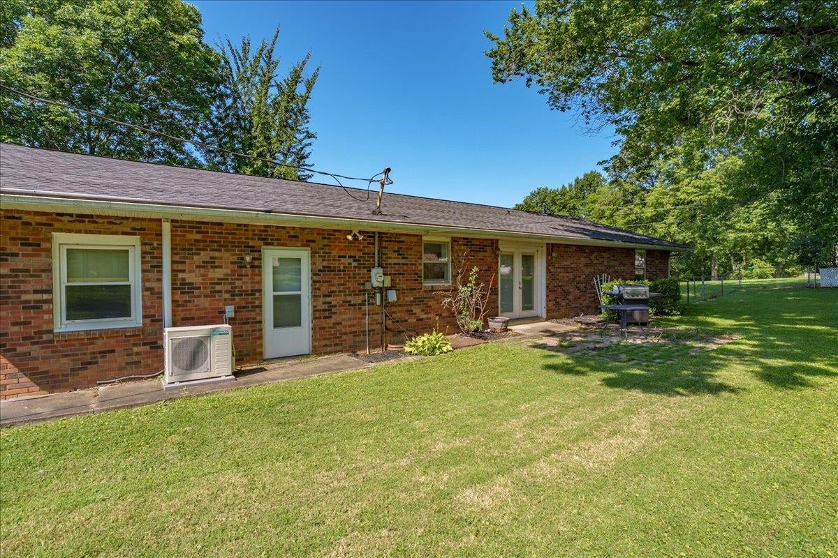 6285 Trace Chain Road