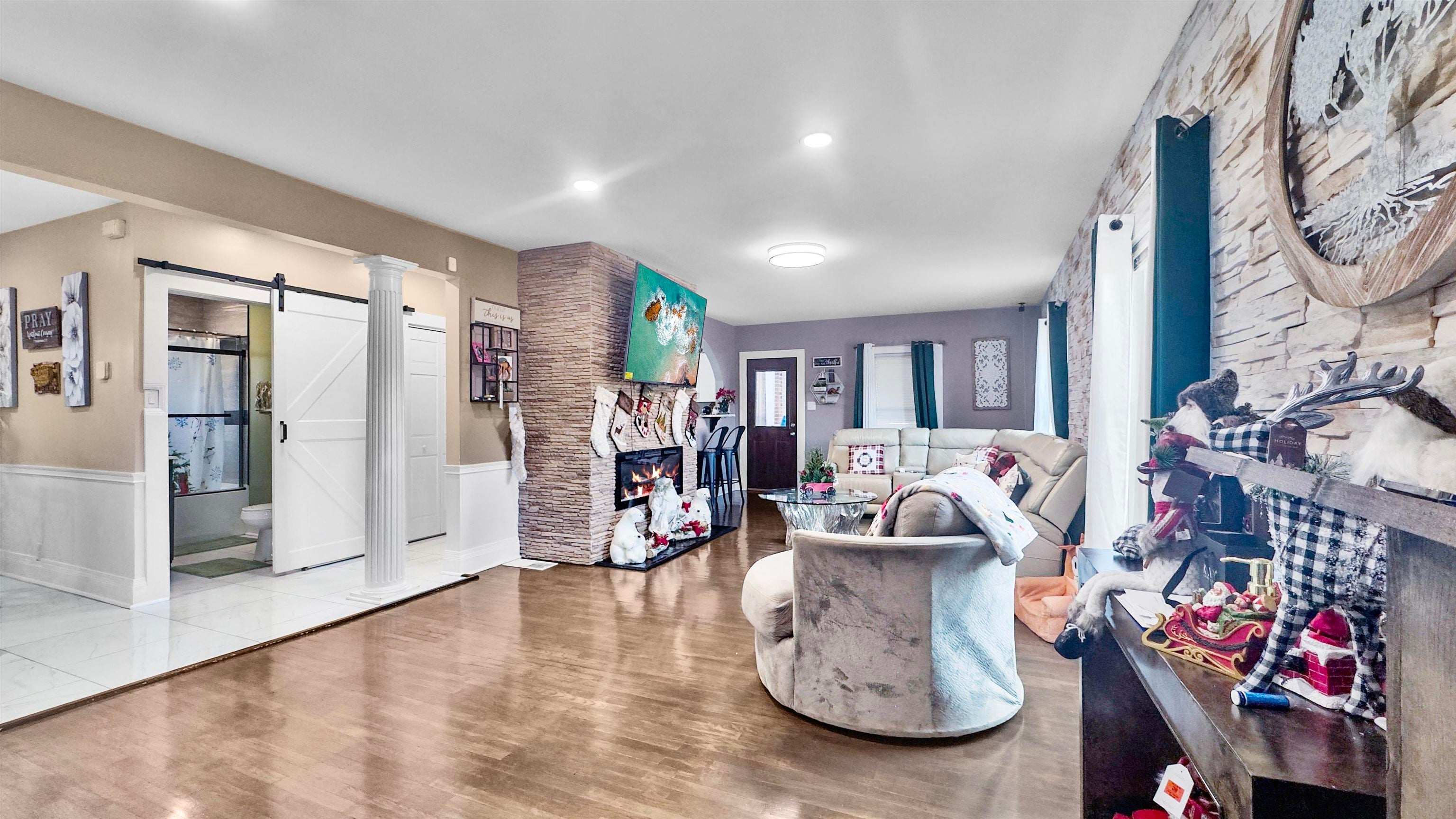 320 Harmony Ln