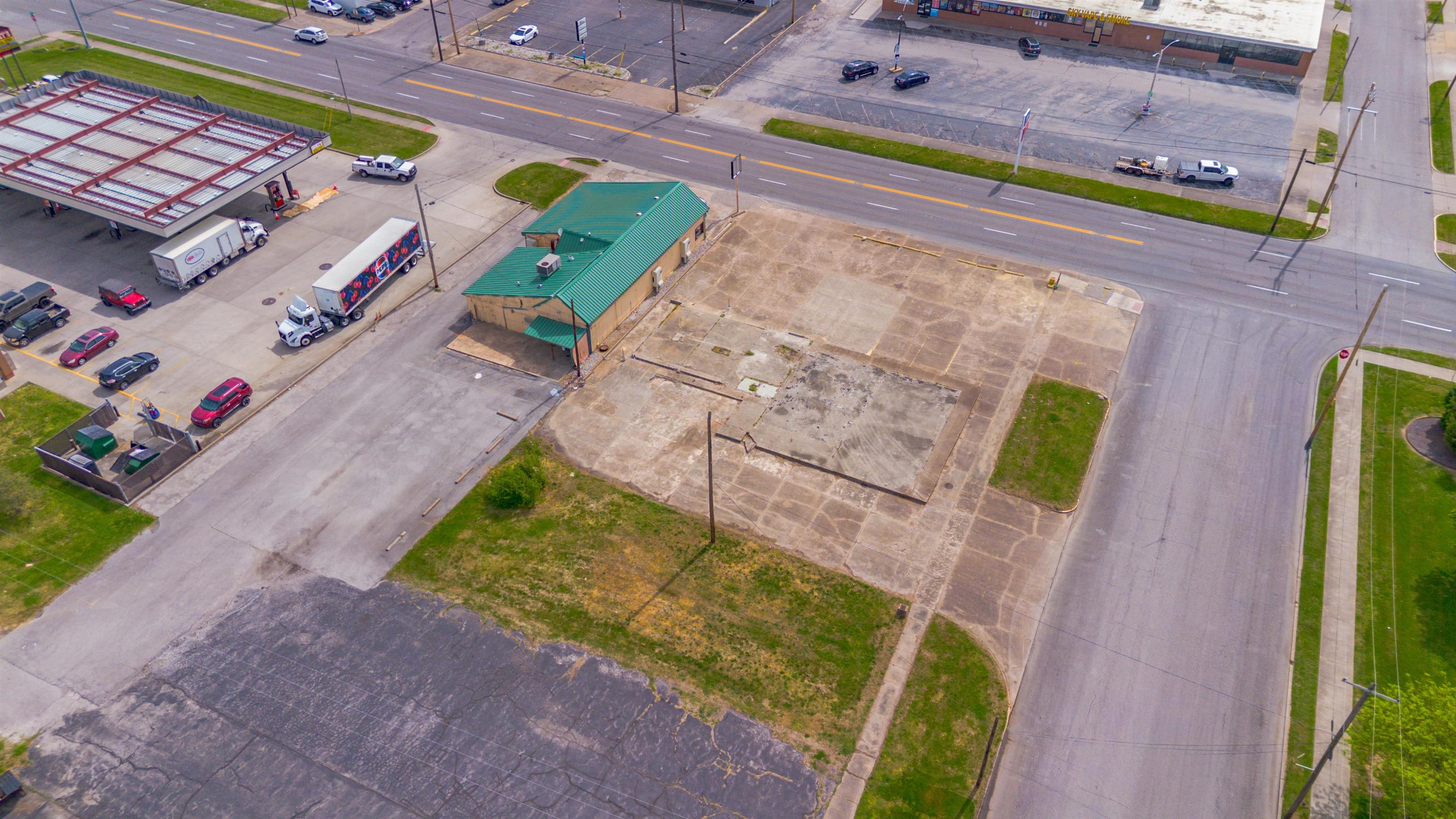 701 & 713 N Green St