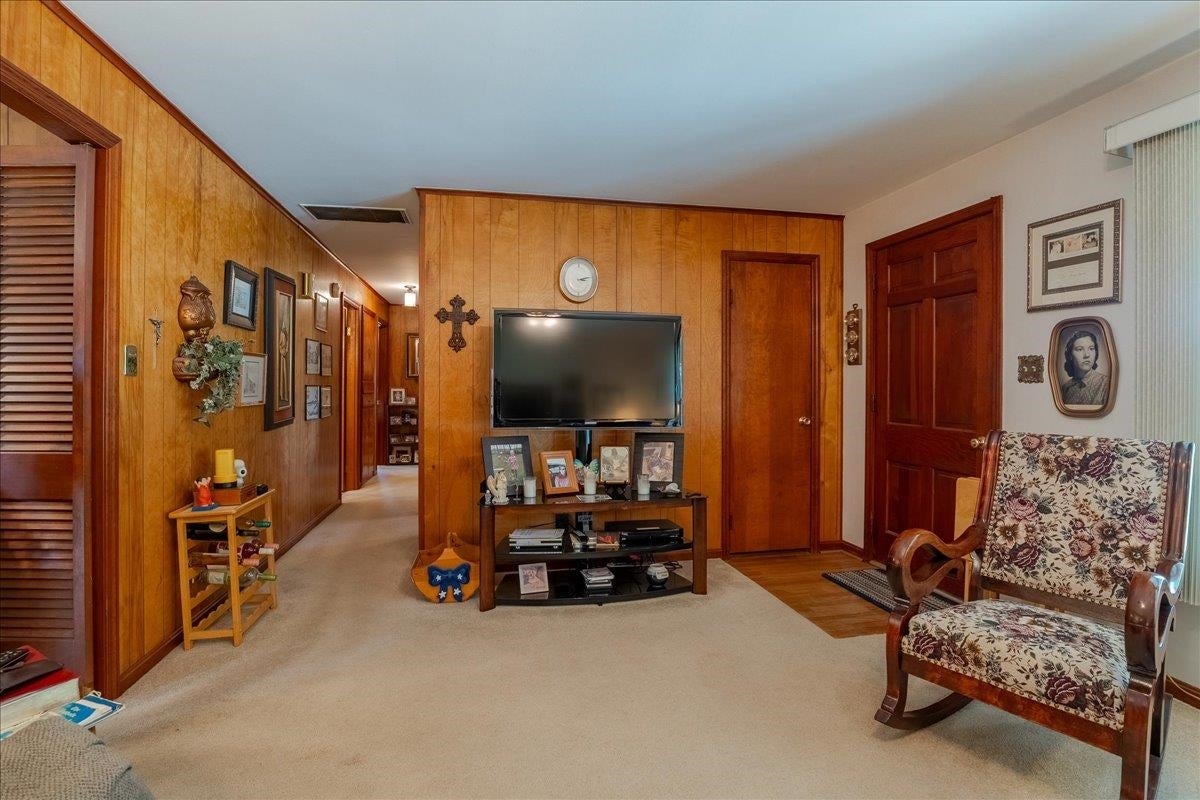 8893 Hwy 1078 S