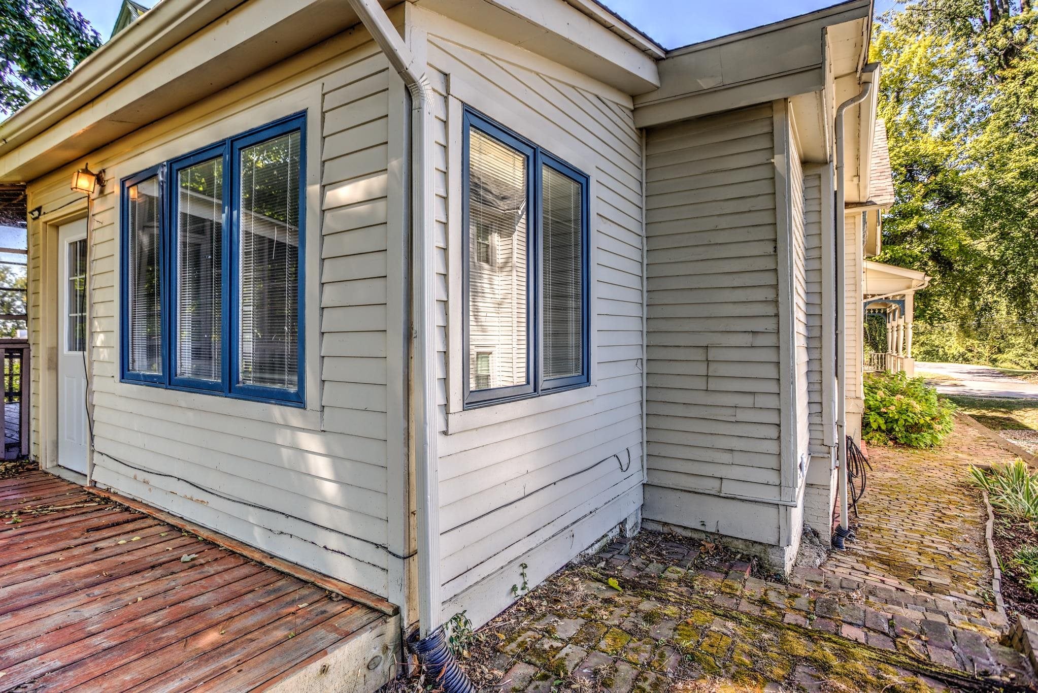 424 S Elm Street