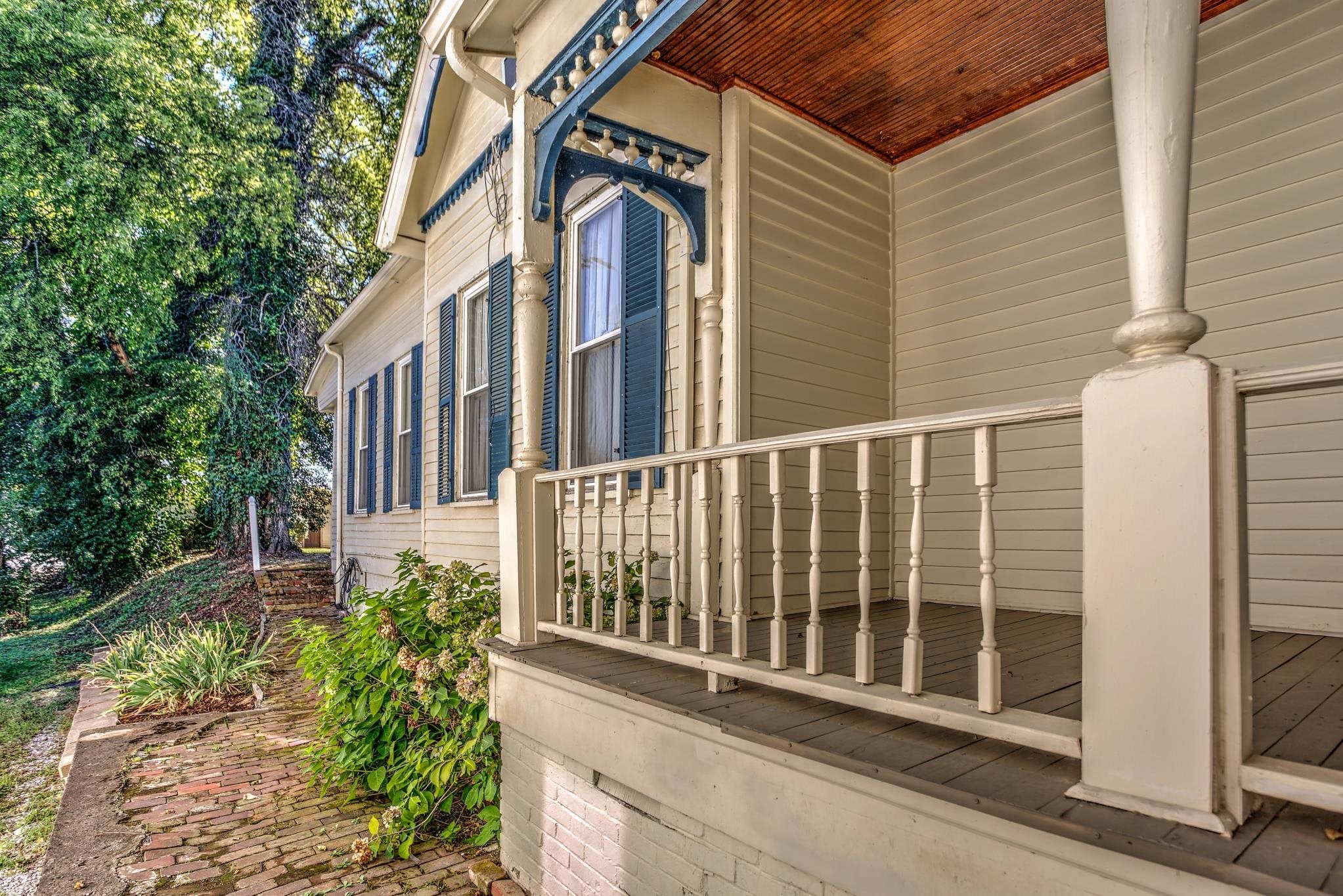 424 S Elm Street