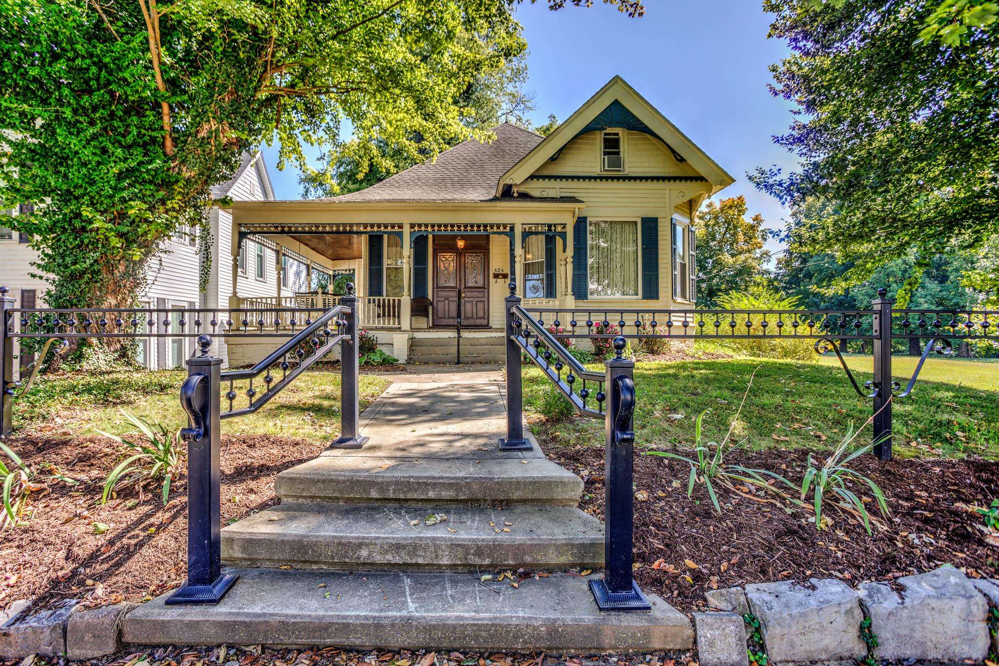 424 S Elm Street