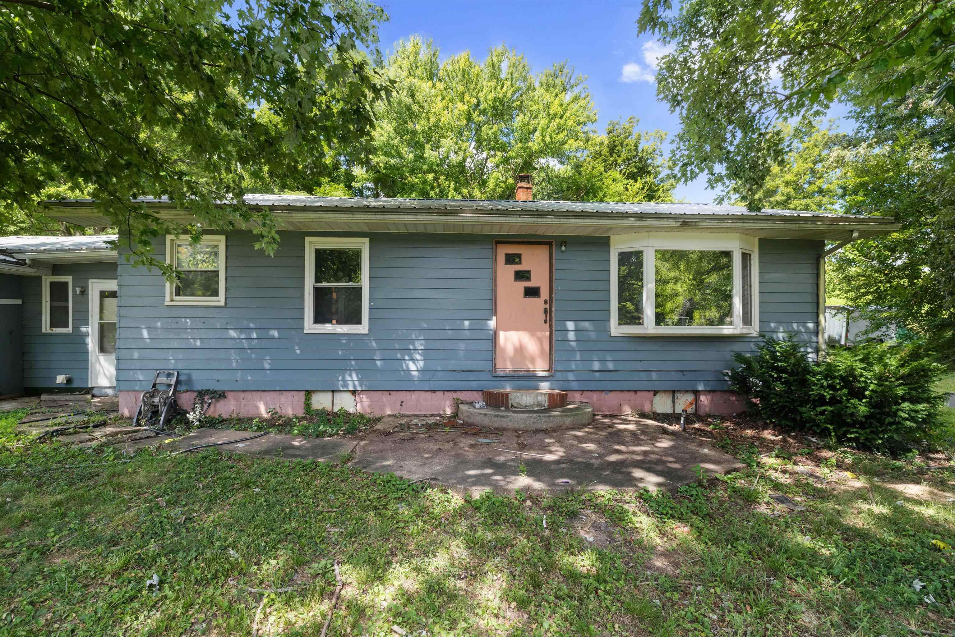 8236 US HWY 60 W